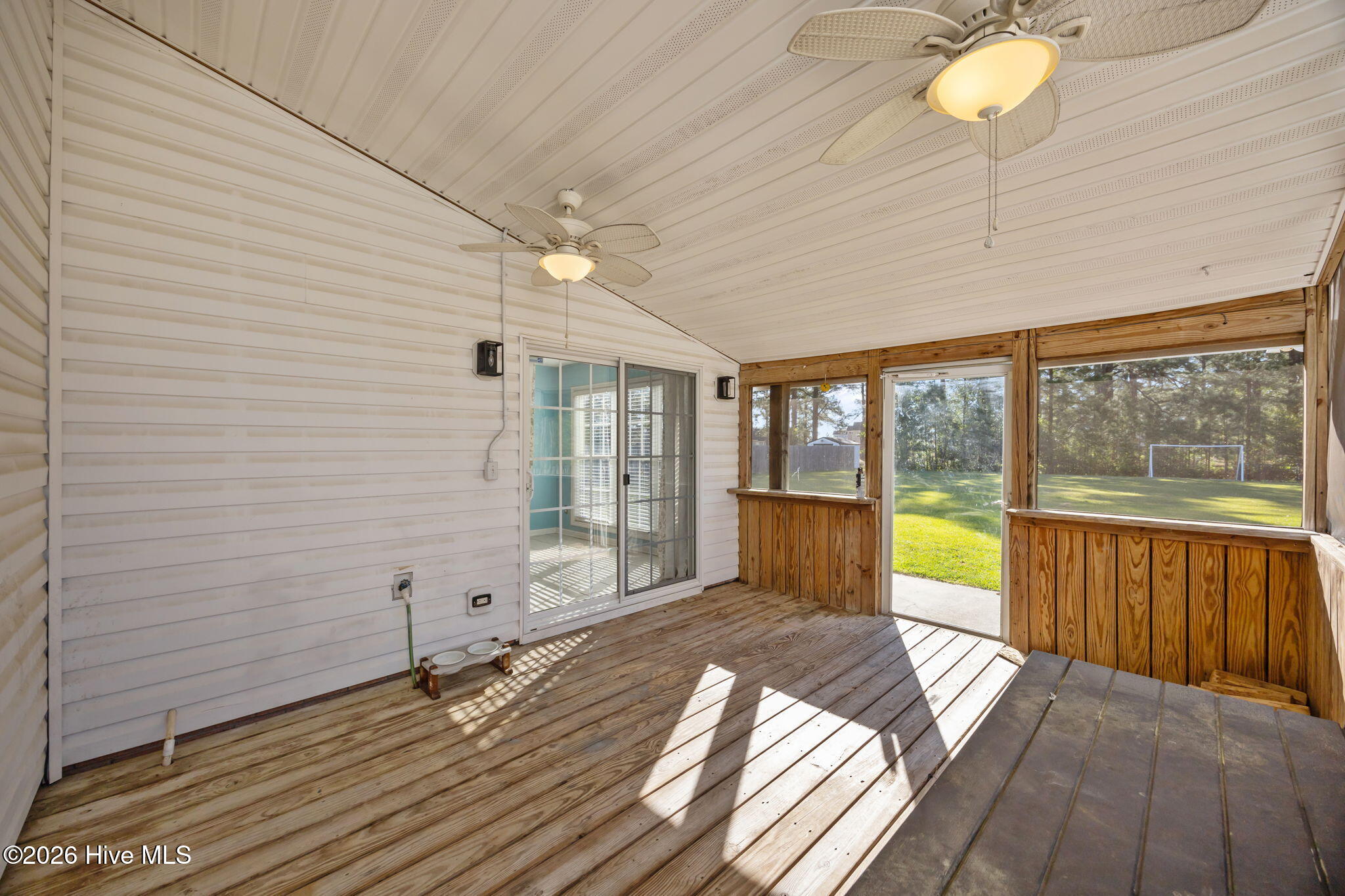 100566788 | Photo 53