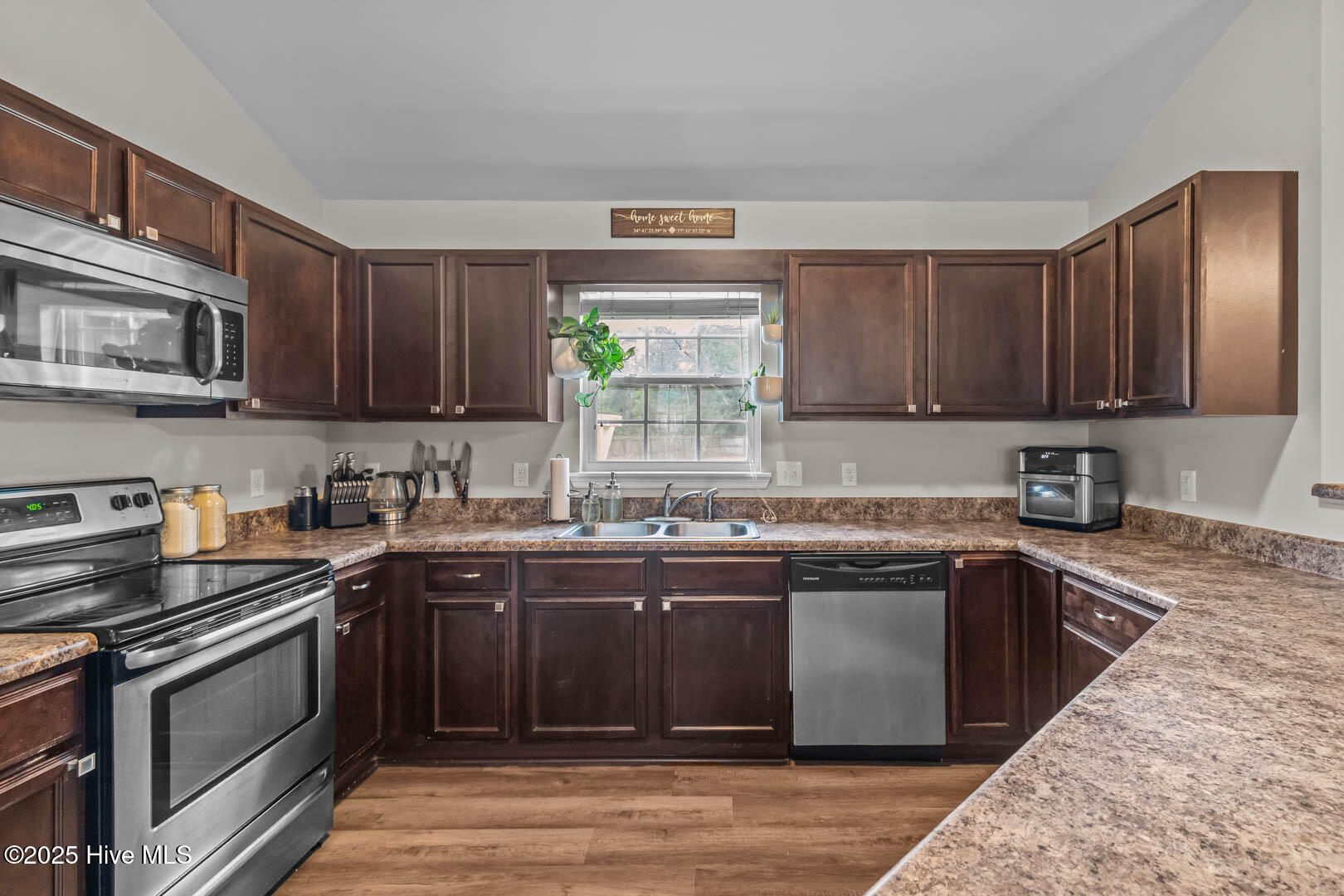 100540006 | Photo 16