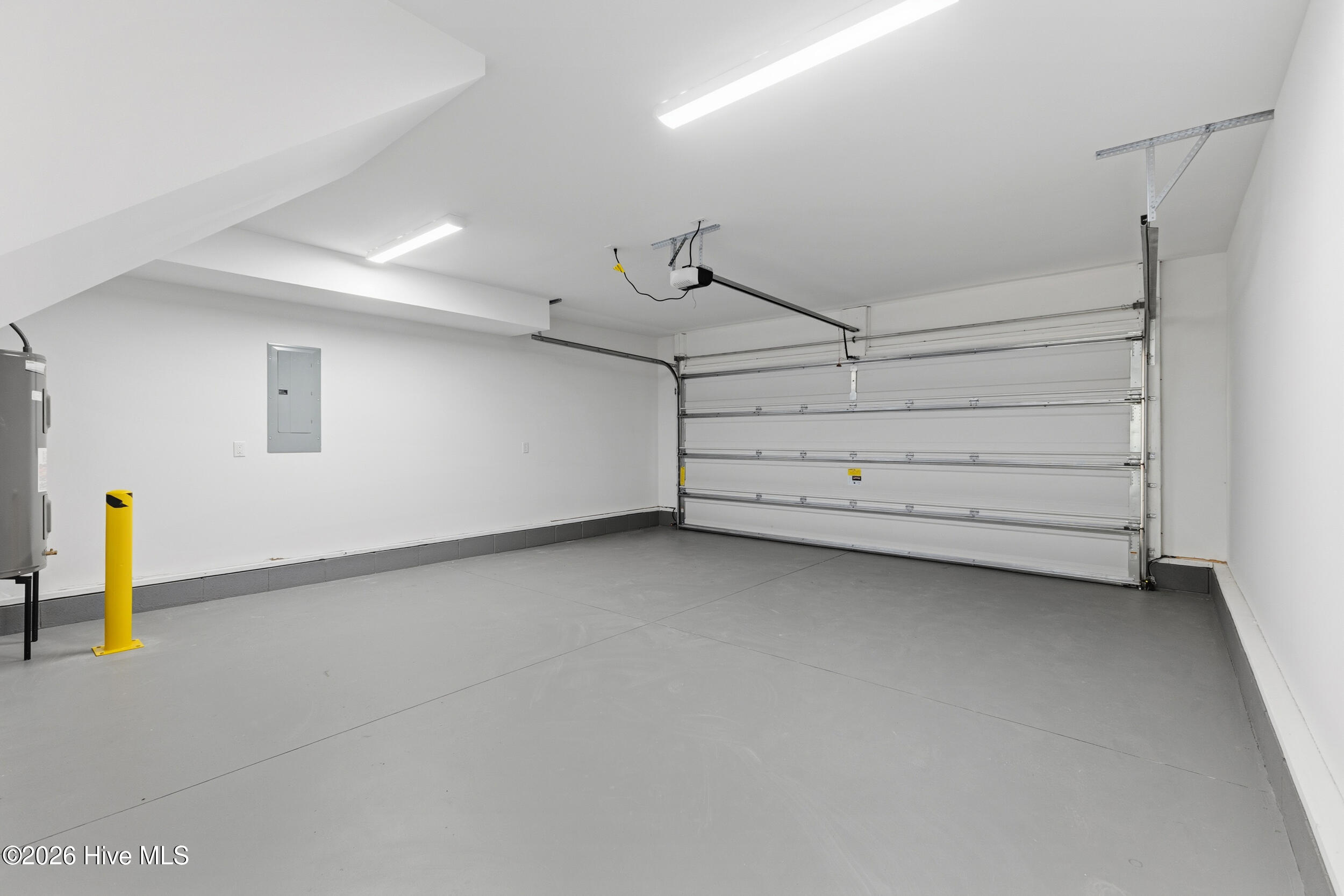 100549765 | Photo 33