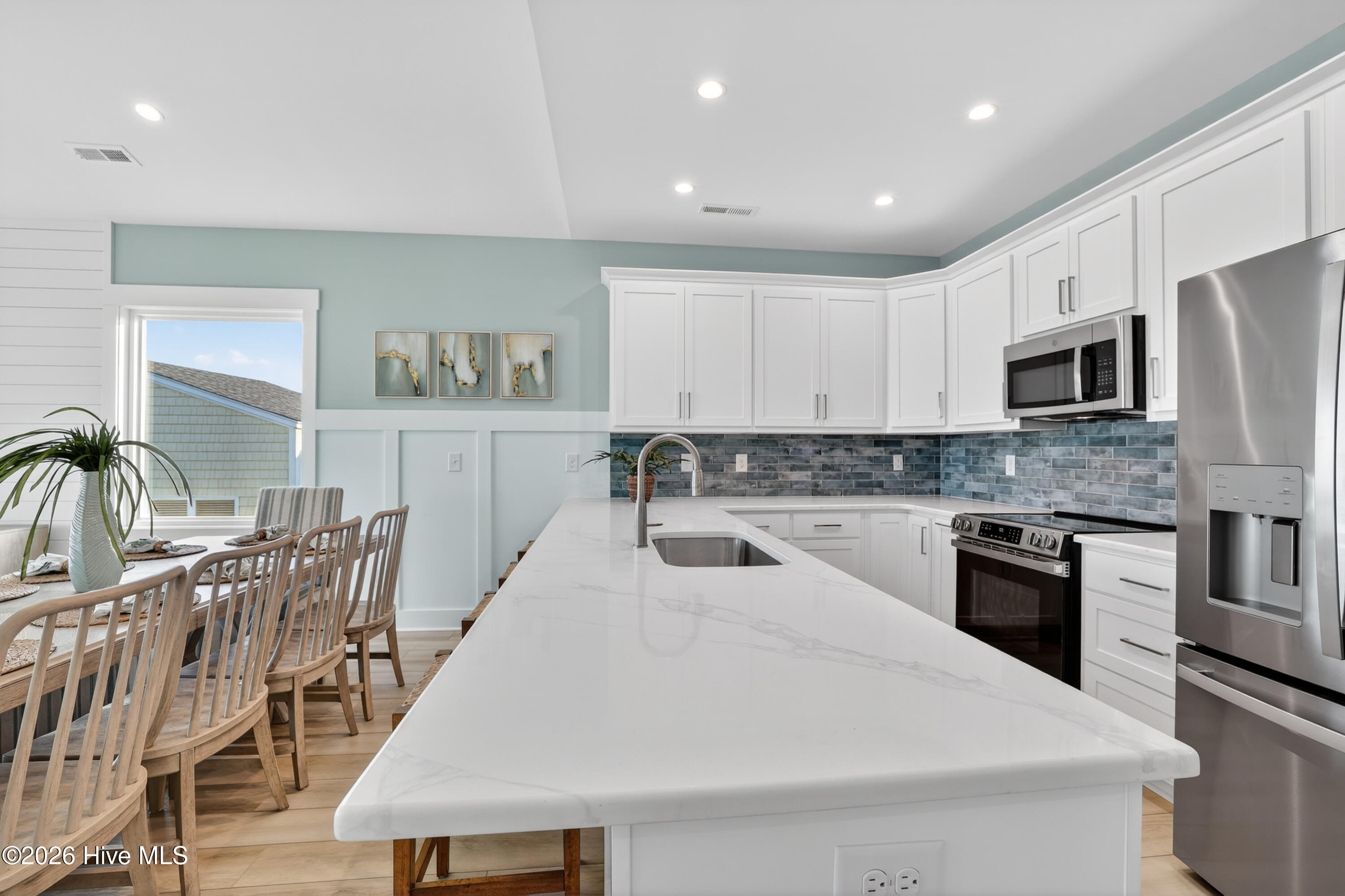 100542555 | Photo 10