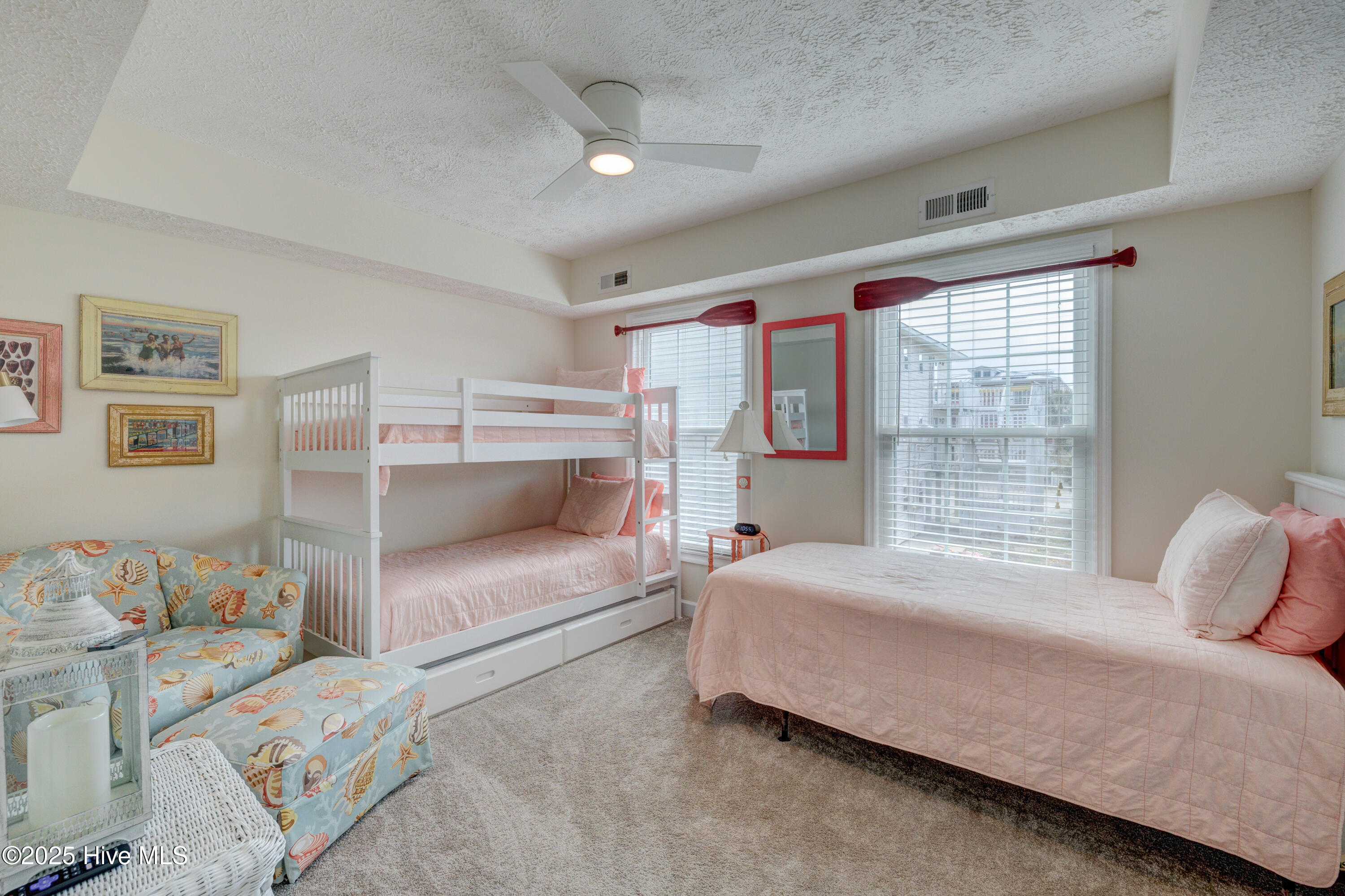 100498855 | Photo 24