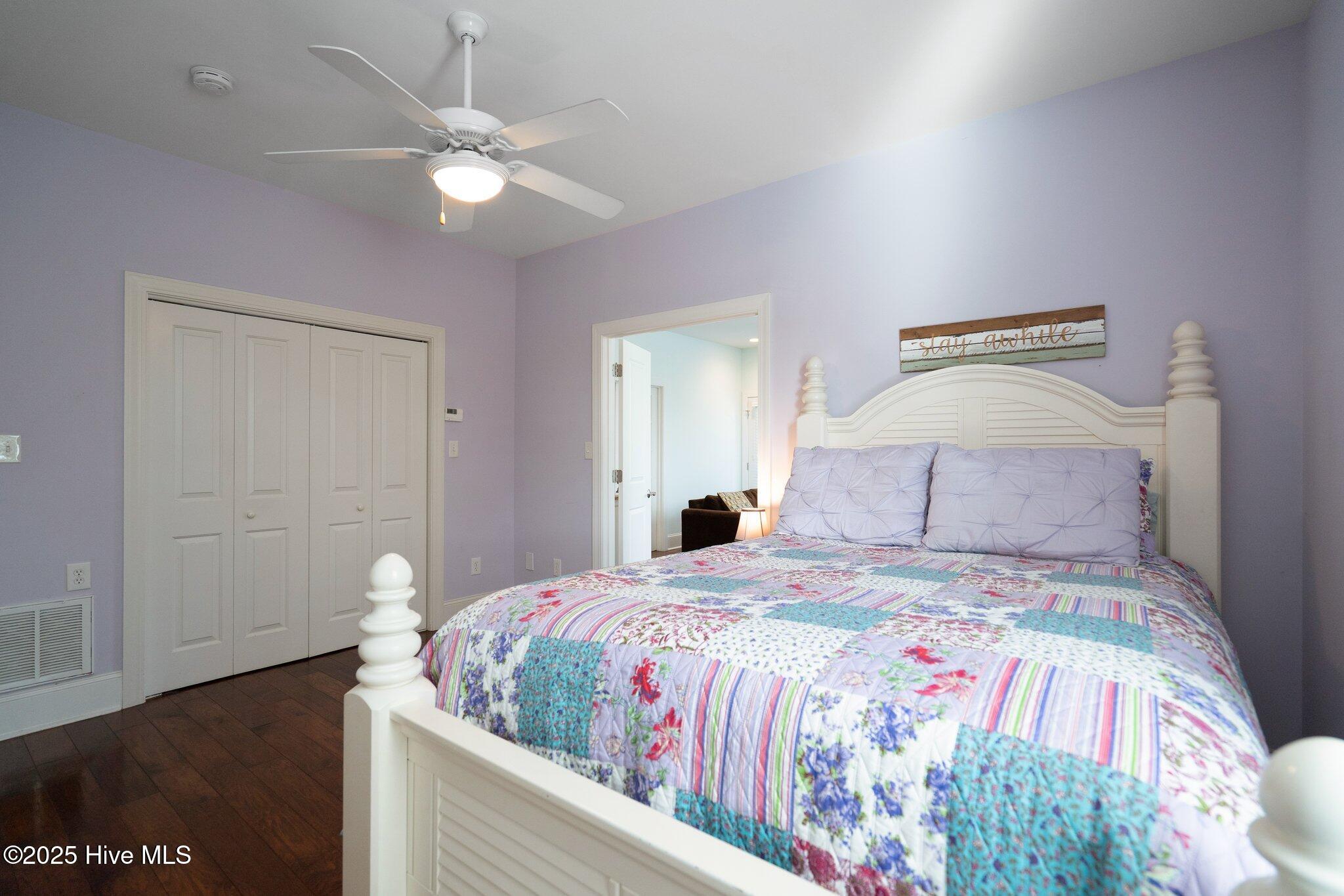 100513091 | Photo 46