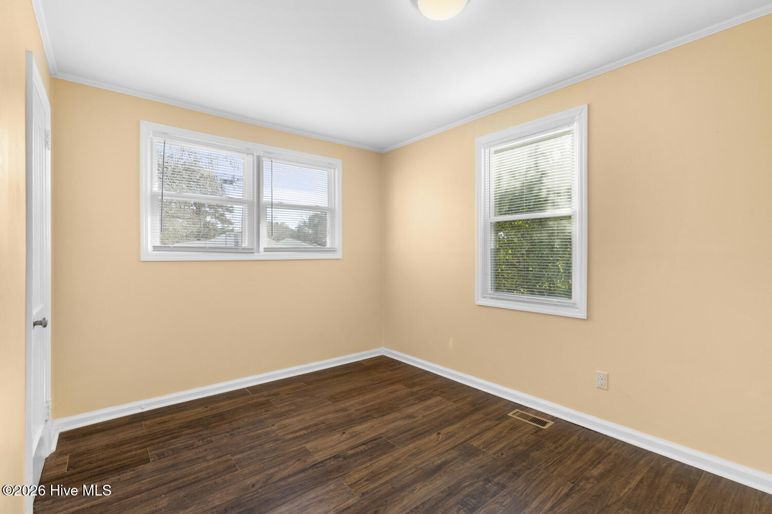 100545844 | Photo 20