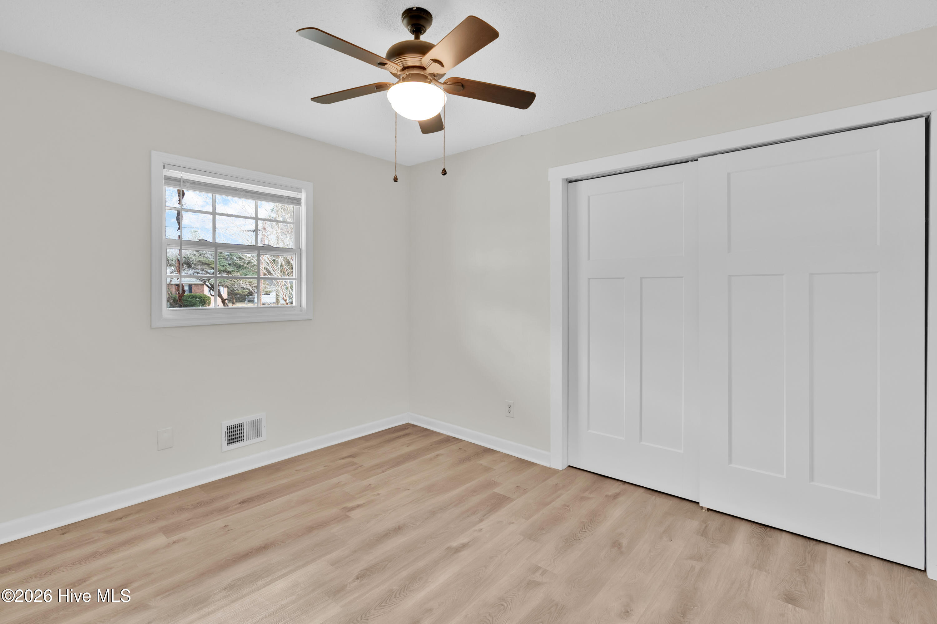 100549465 | Photo 17