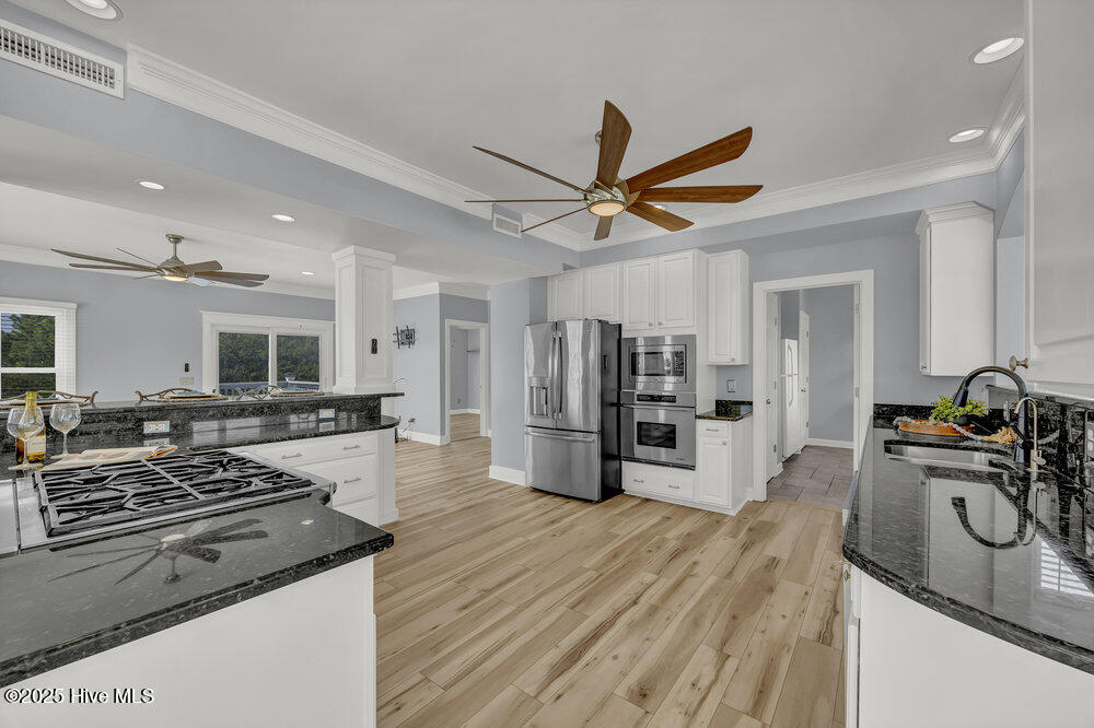 100531490 | Photo 41