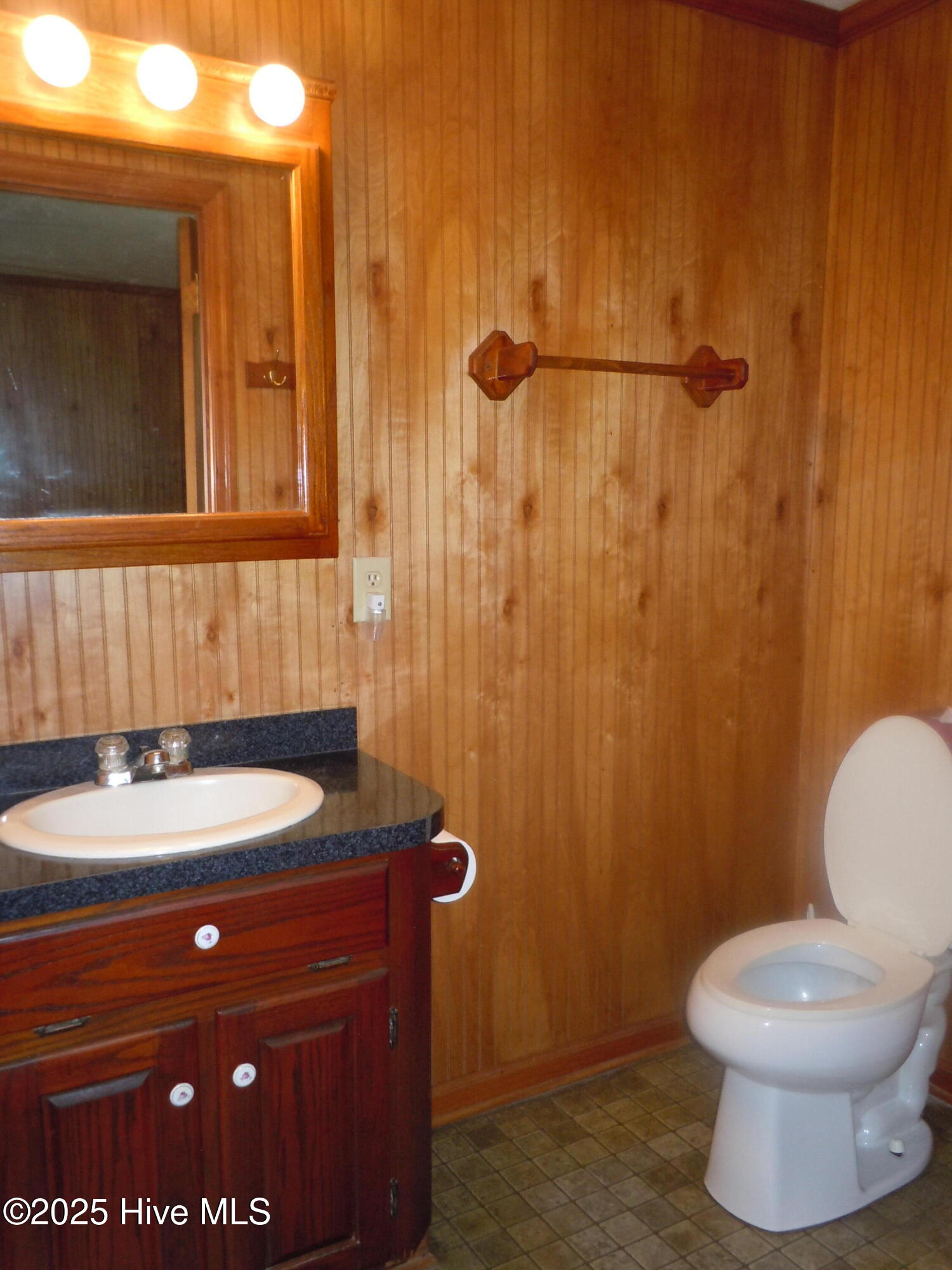 100528671 | Photo 41