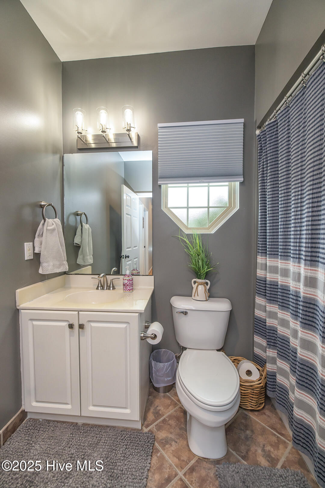 100537191 | Photo 39