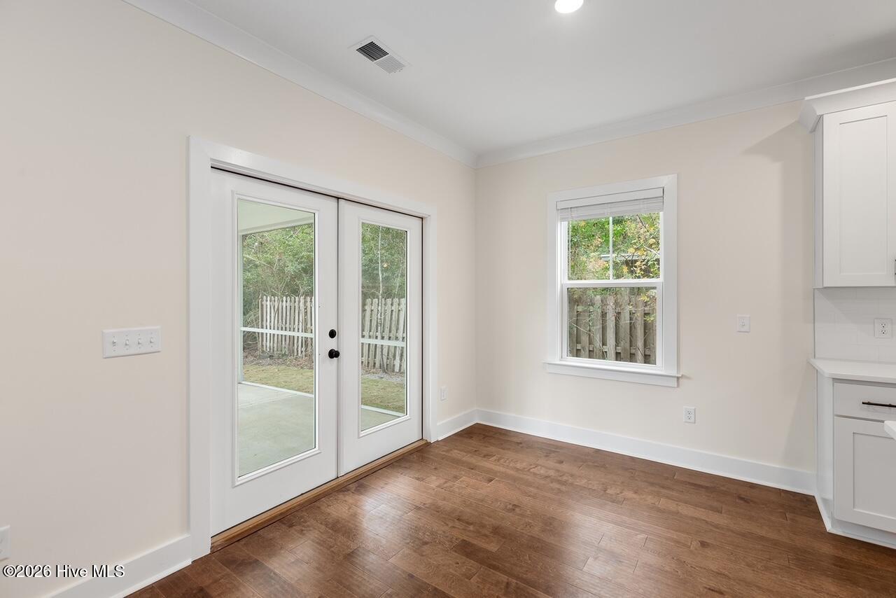 100544259 | Photo 15