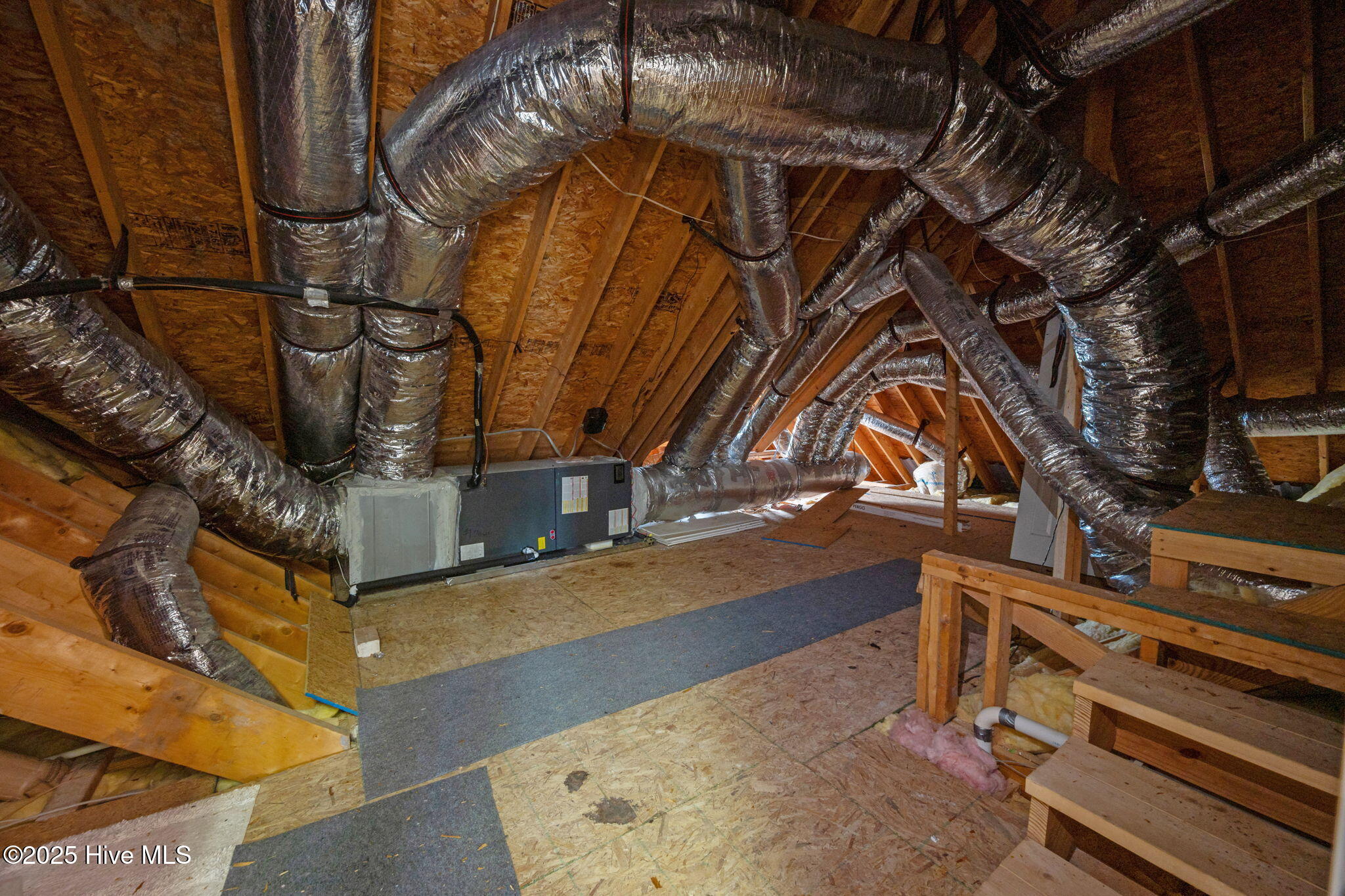 100536688 | Photo 48