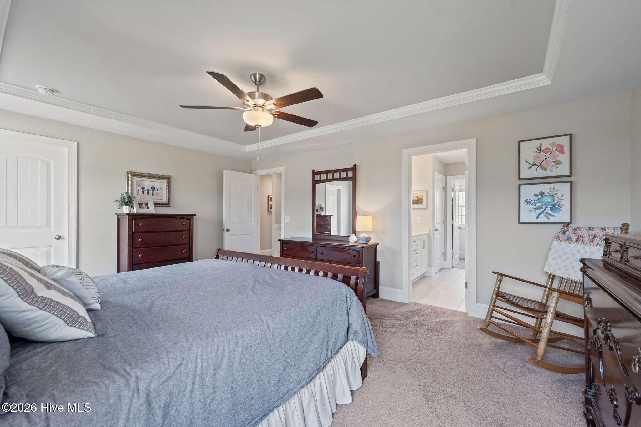 100564361 | Photo 32