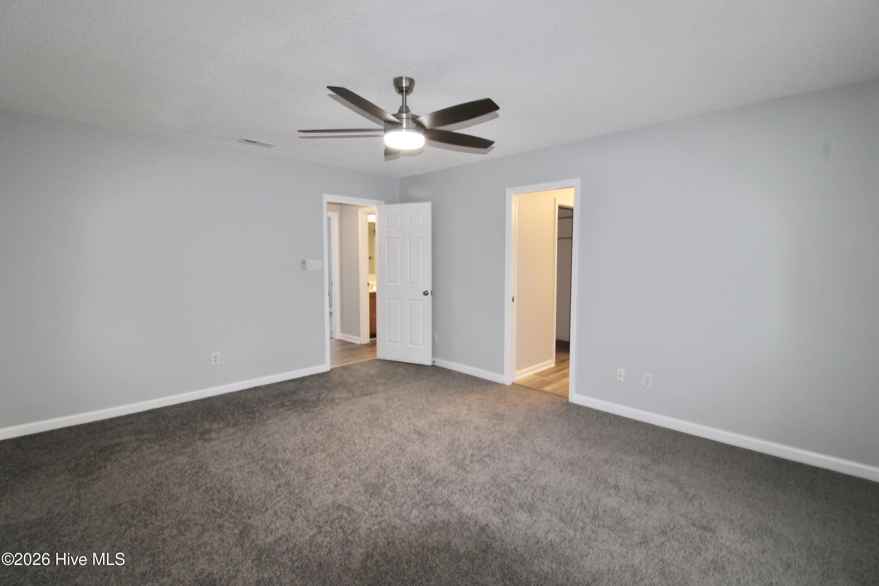 100555902 | Photo 15