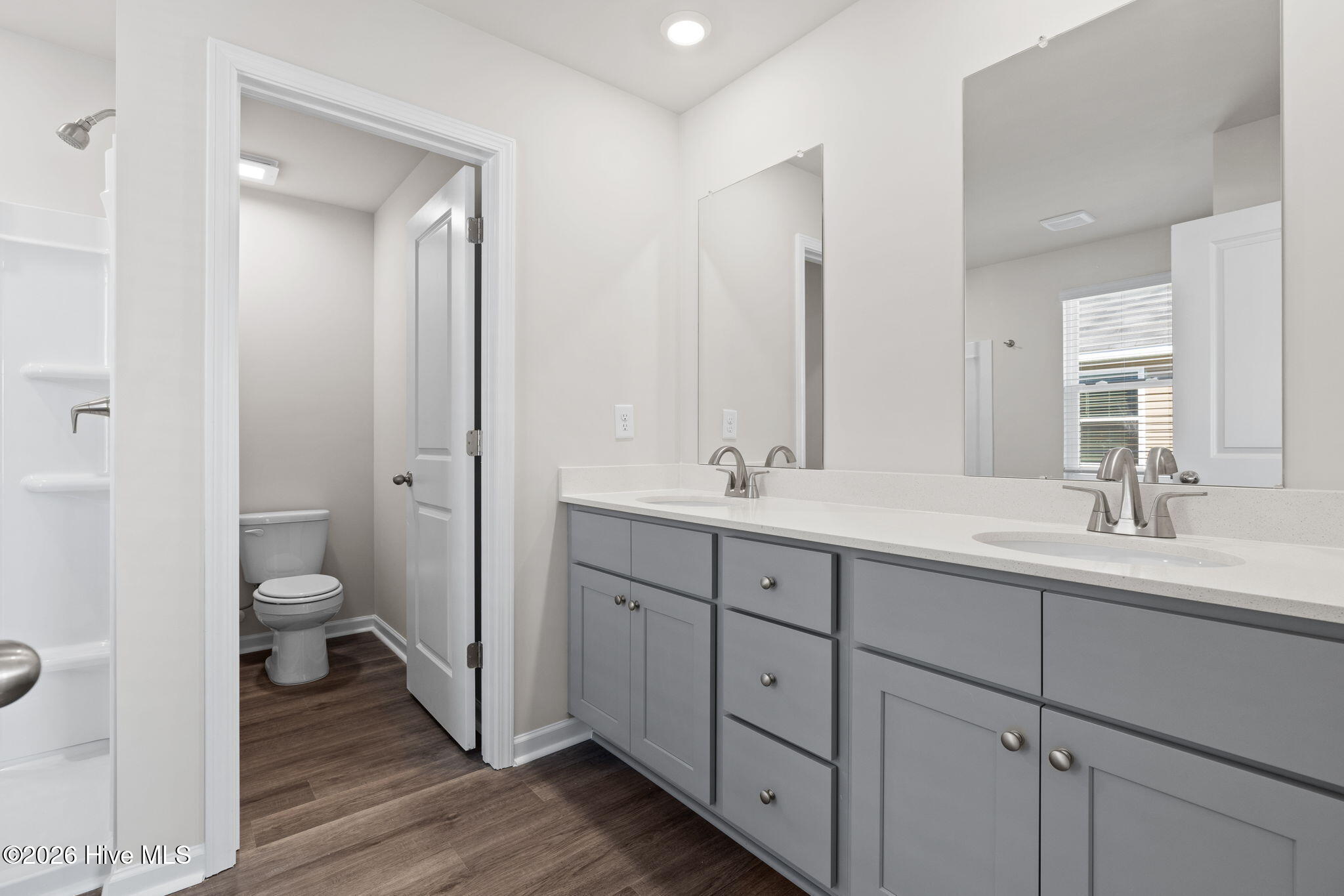 100566498 | Photo 27