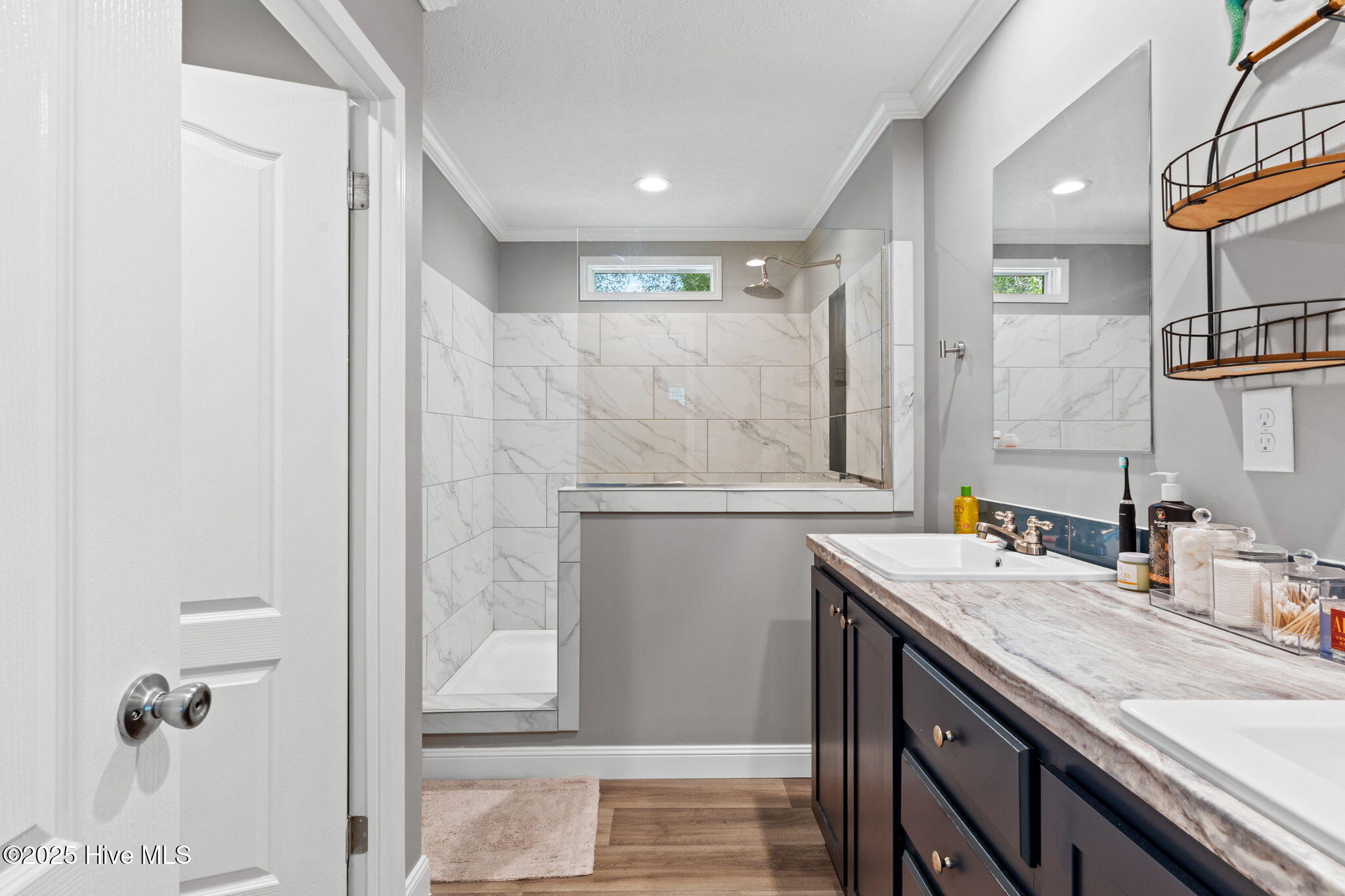 100536160 | Photo 10