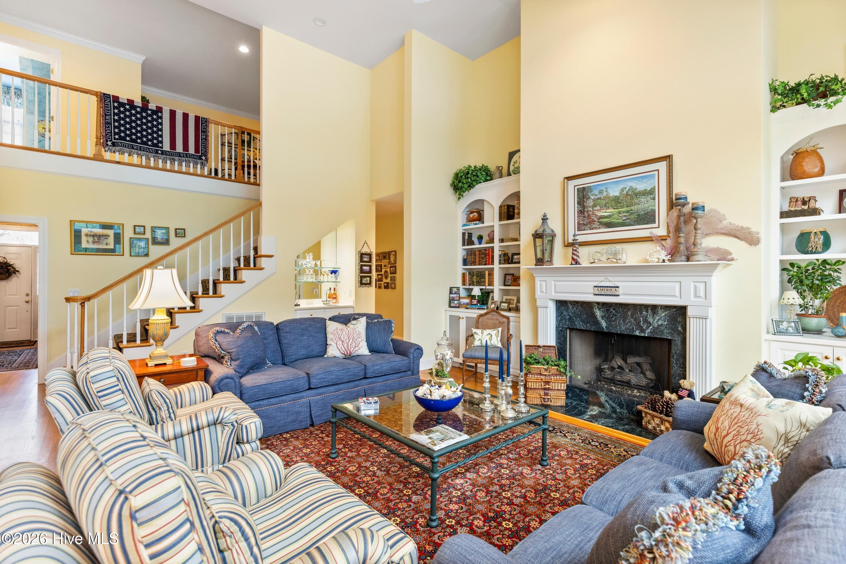 100562190 | Photo 24