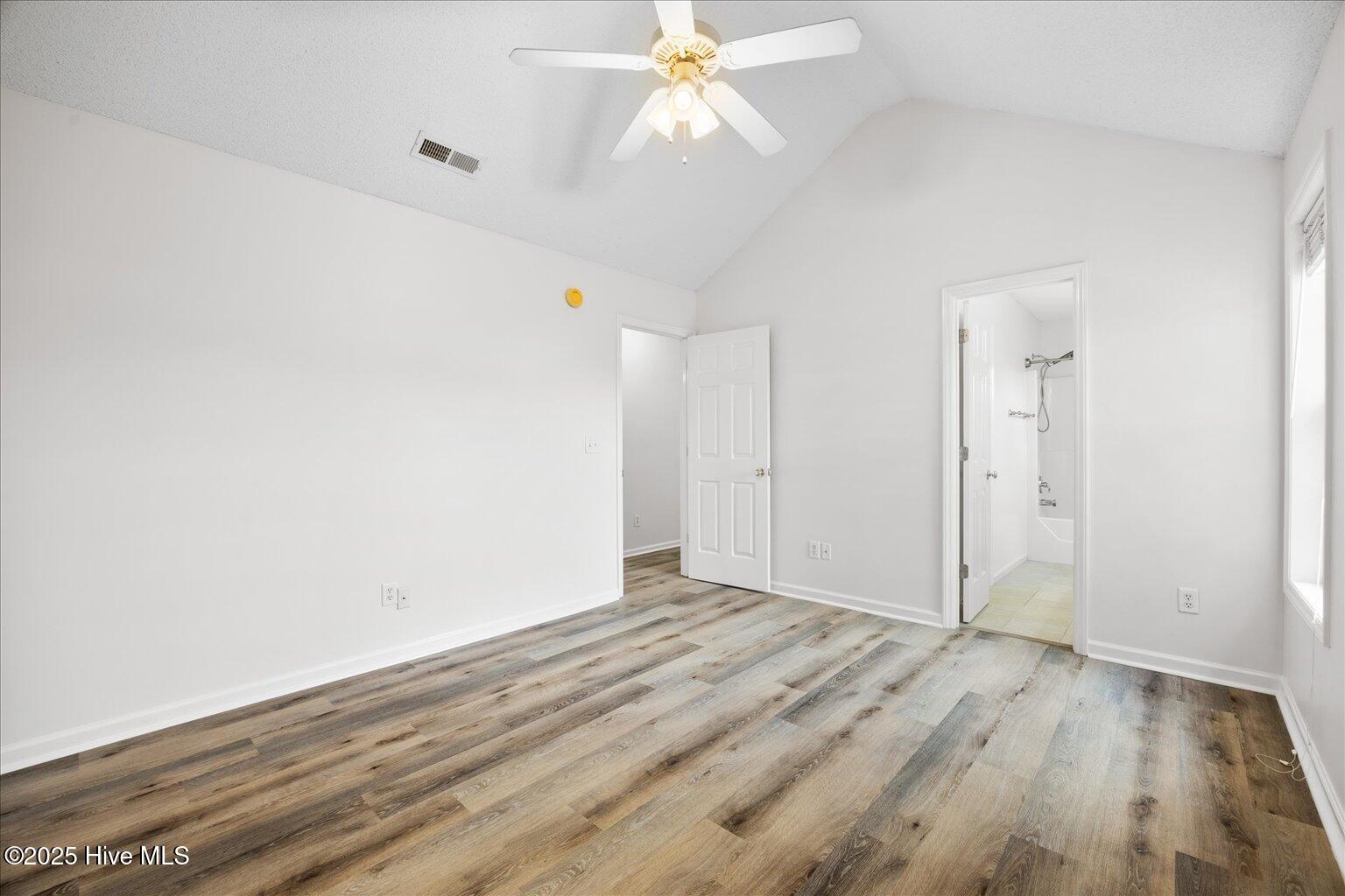 100540475 | Photo 21