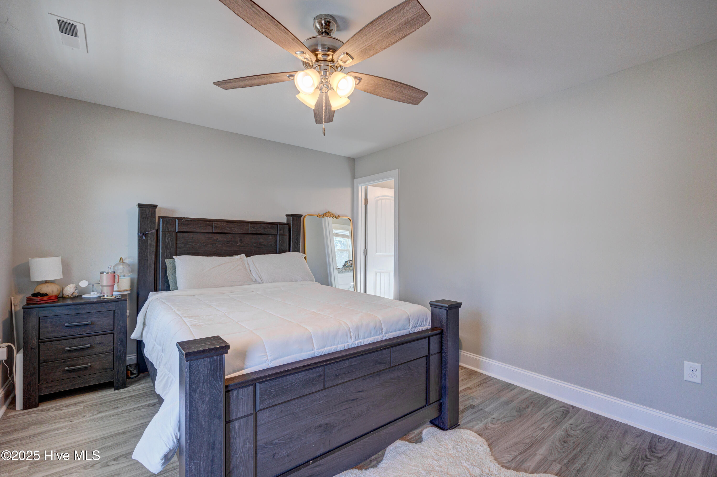 100494235 | Photo 29