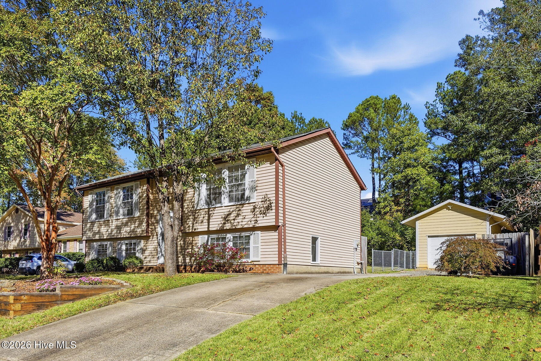 Photo 2 of Single family home for sale at 106 Castle Bay Ct, Cary, NC 27511 | MLS# 100613276 | Listing updated on 2026-10-29