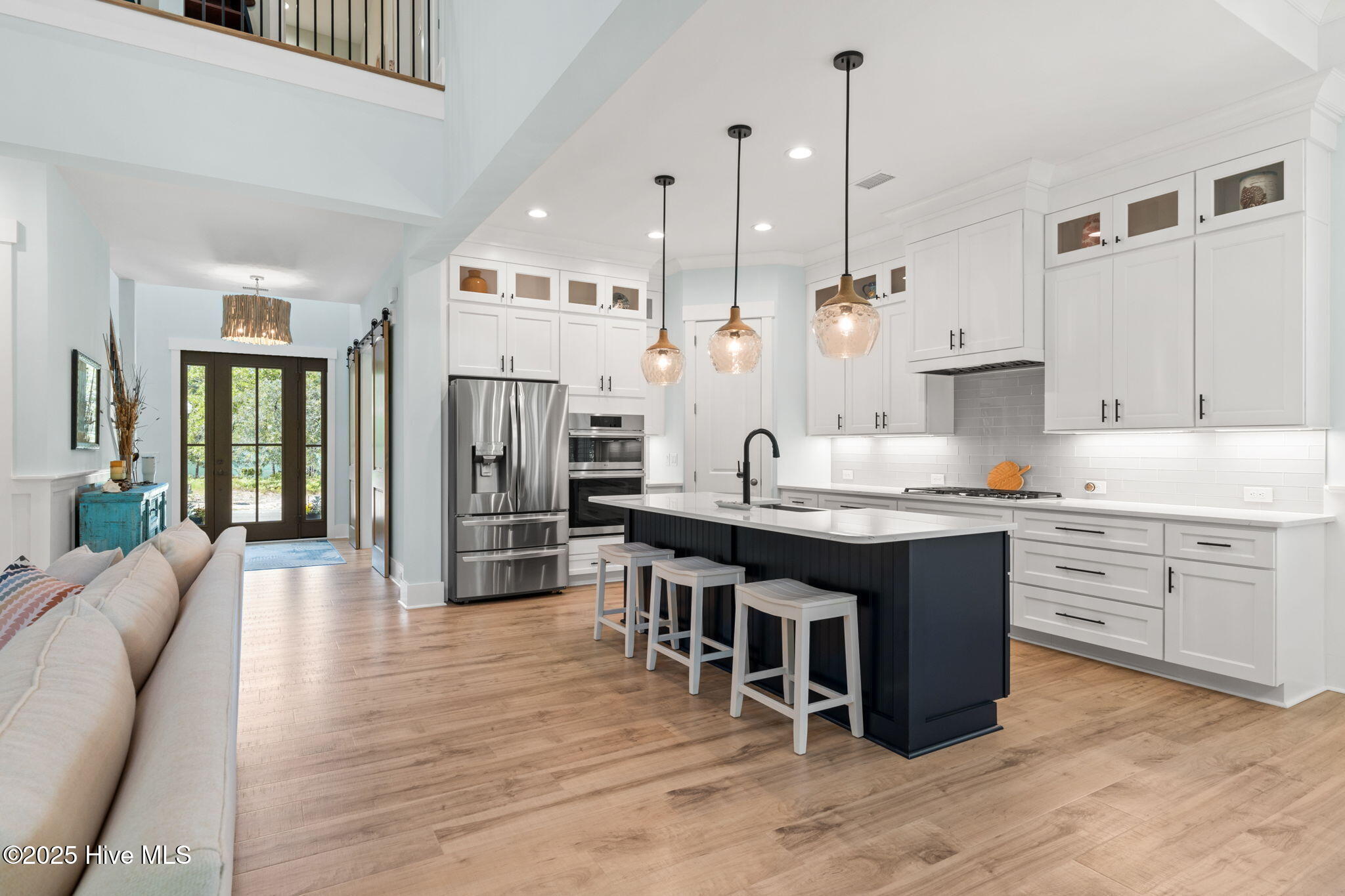 100516887 | Photo 17