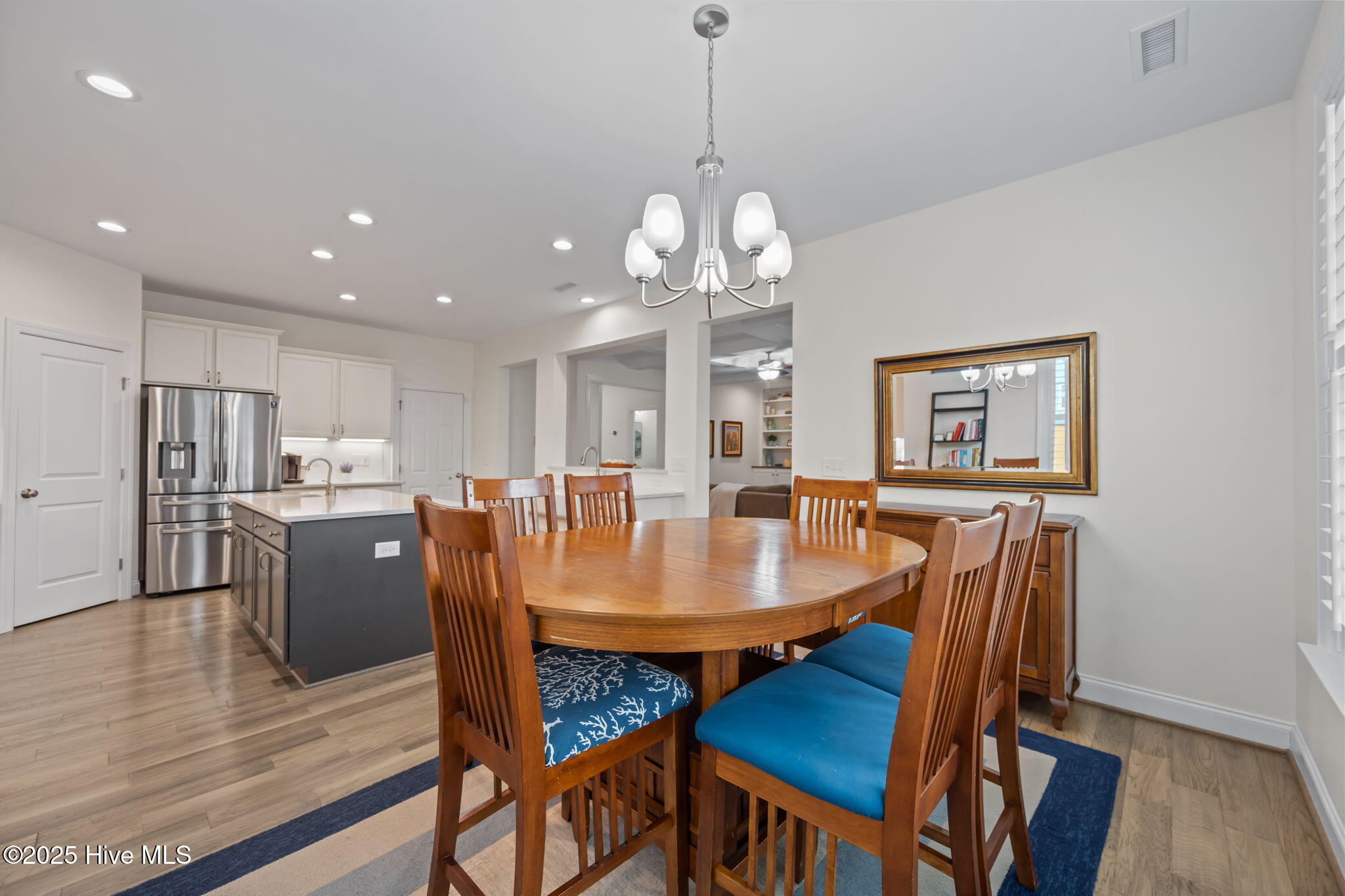 100545524 | Photo 12