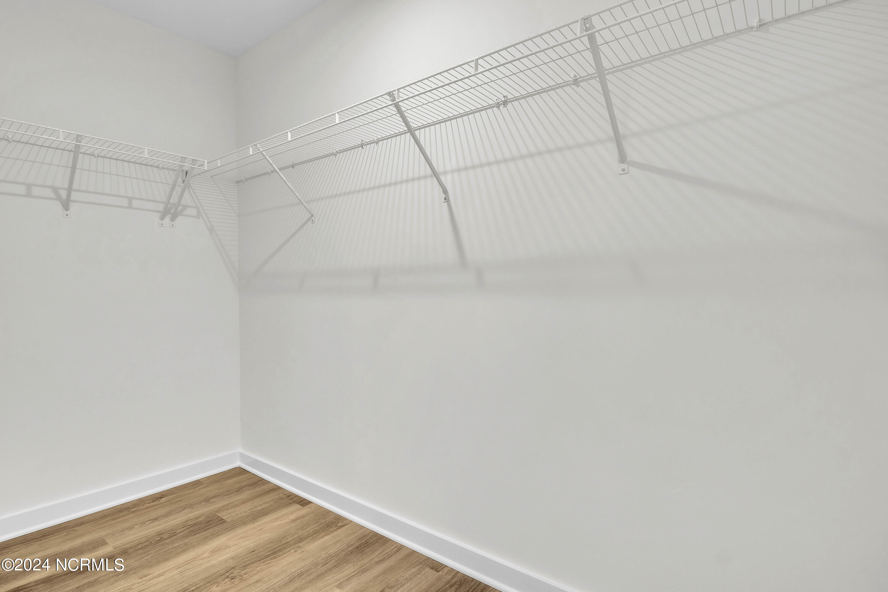 100544688 | Photo 18