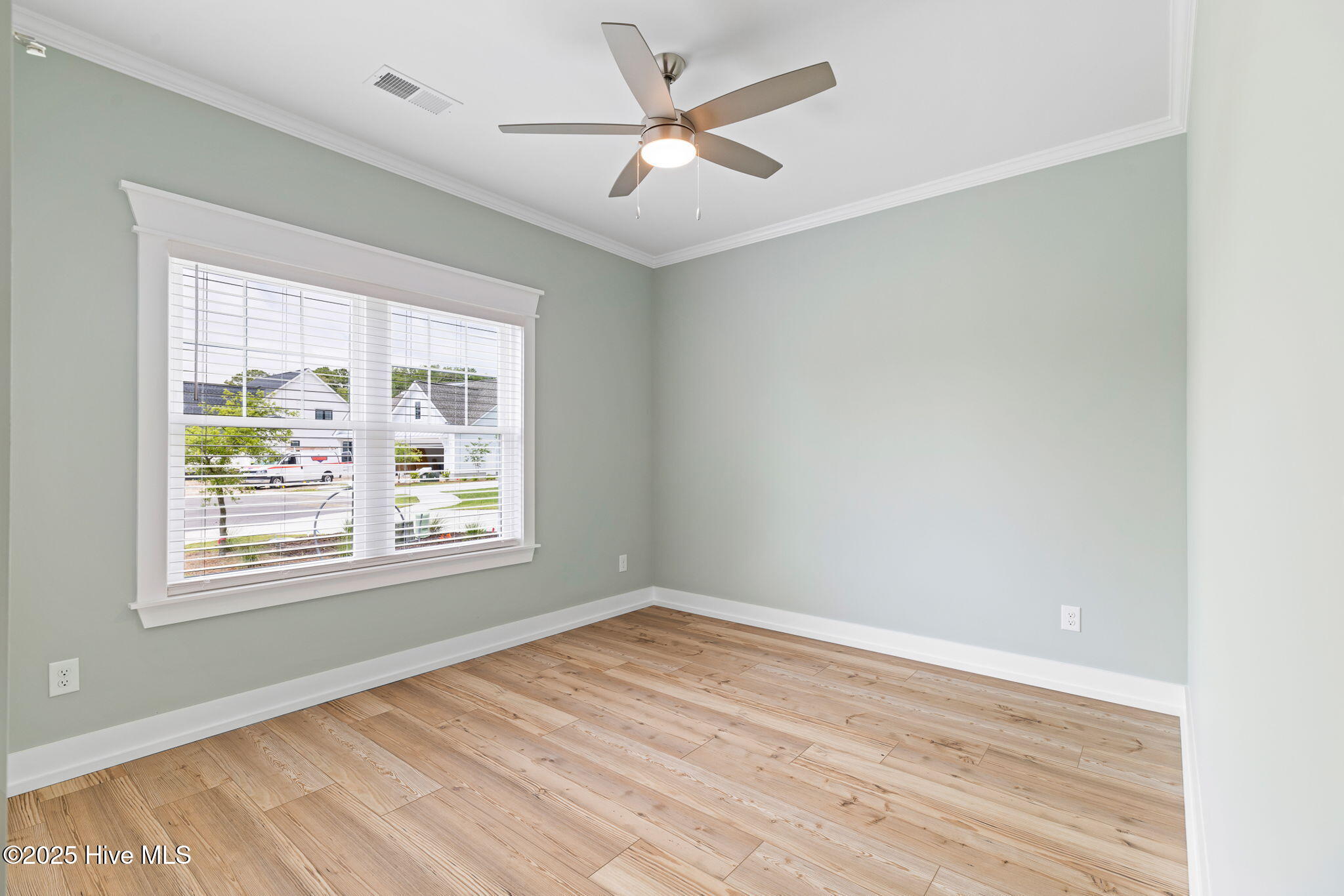 100479580 | Photo 35