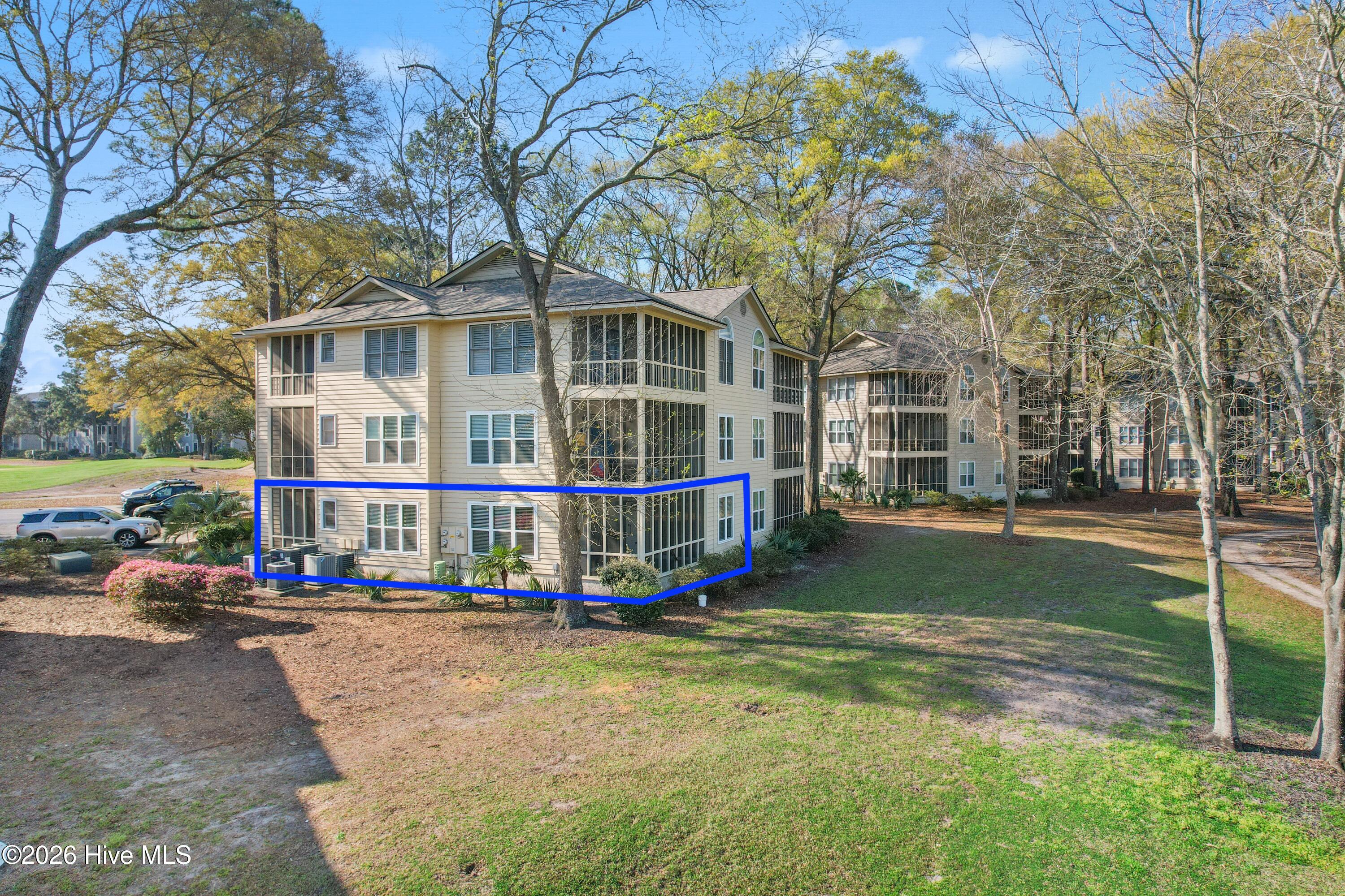 100562302 | Photo 29