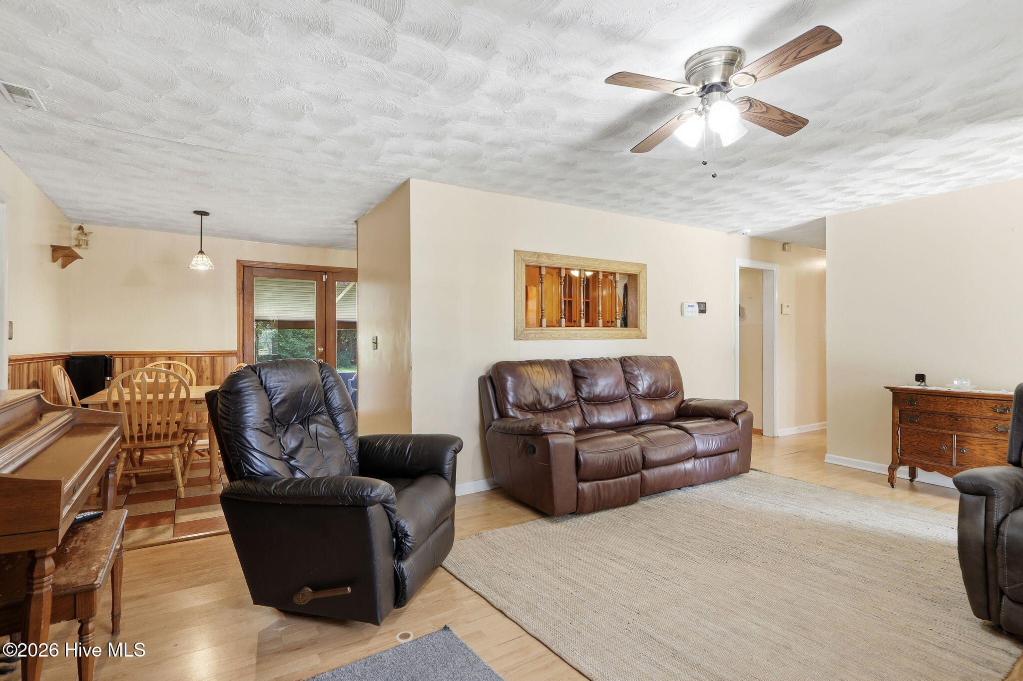 284 Laurel 