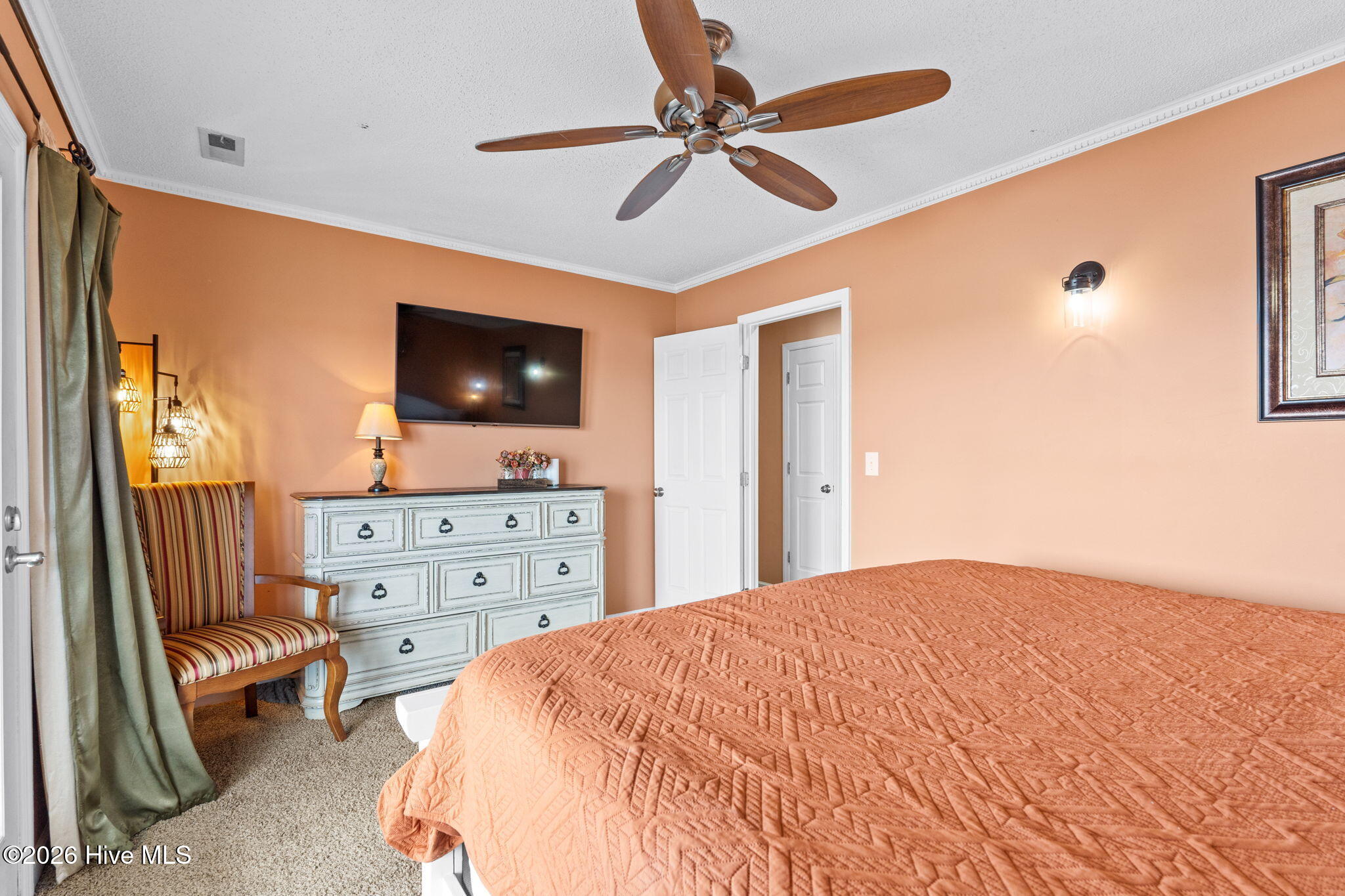 100570592 | Photo 31