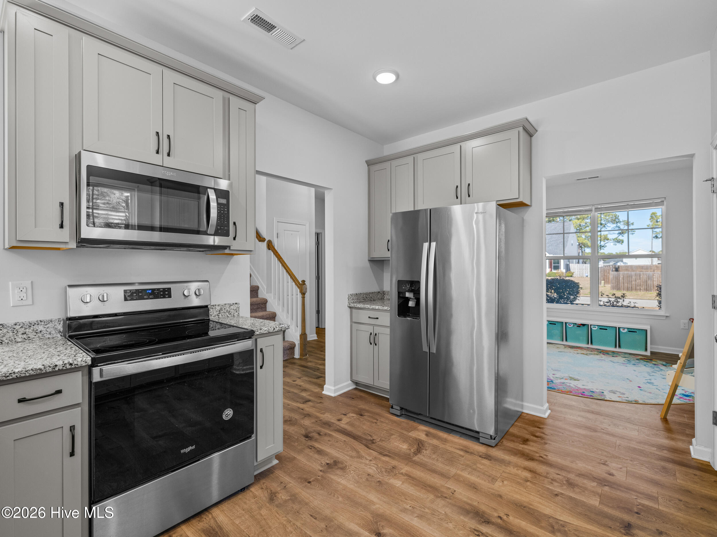 100557695 | Photo 33