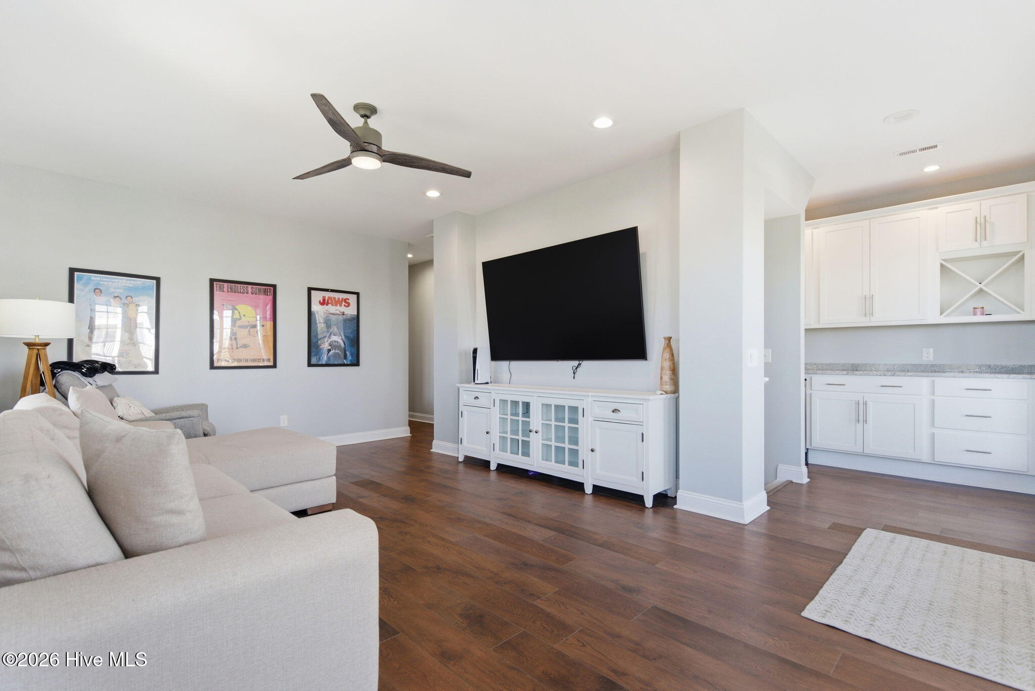 100570056 | Photo 31