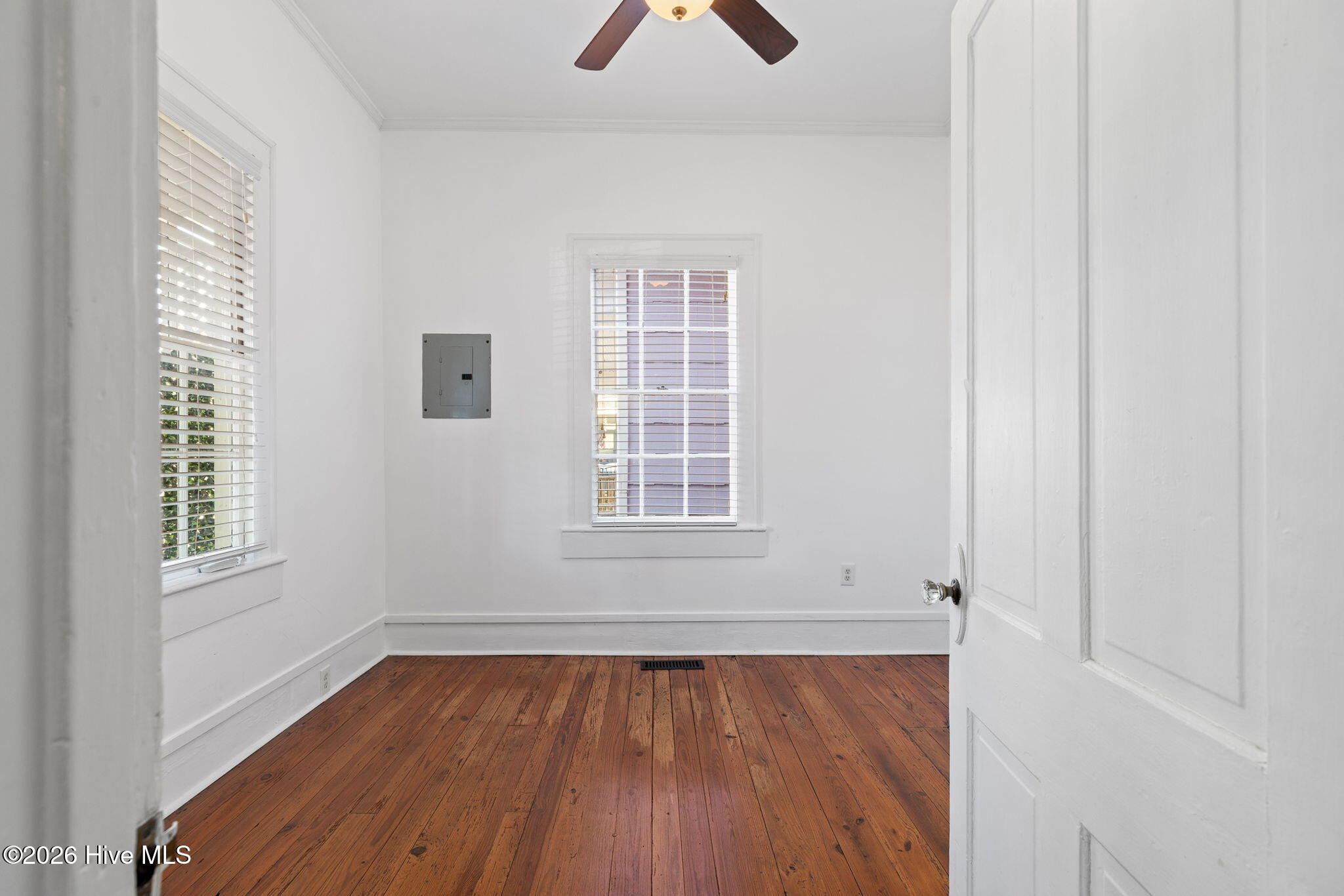 100550239 | Photo 31