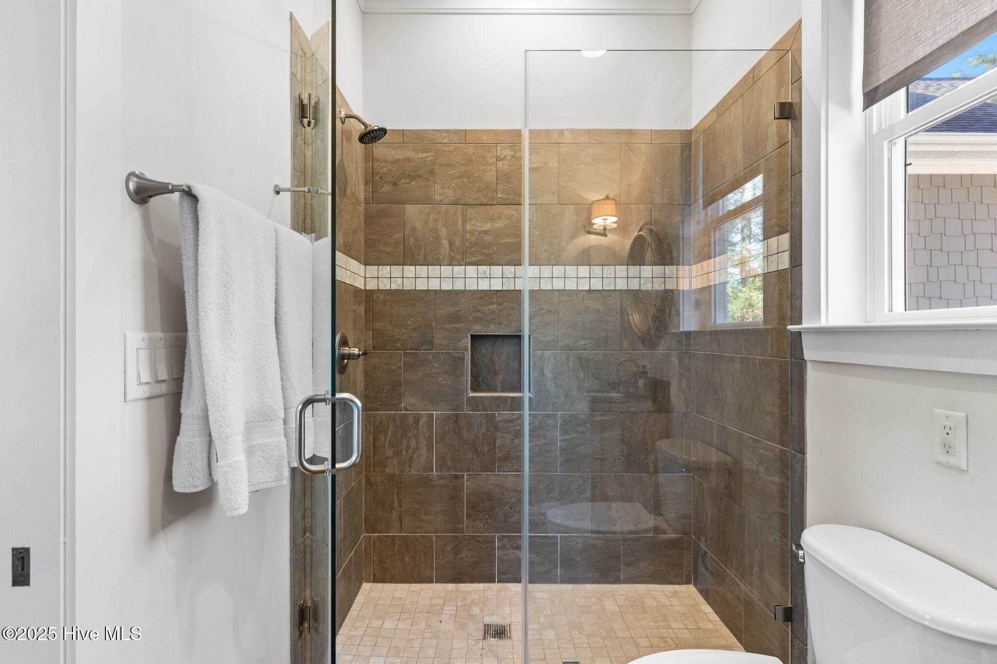 100540302 | Photo 67