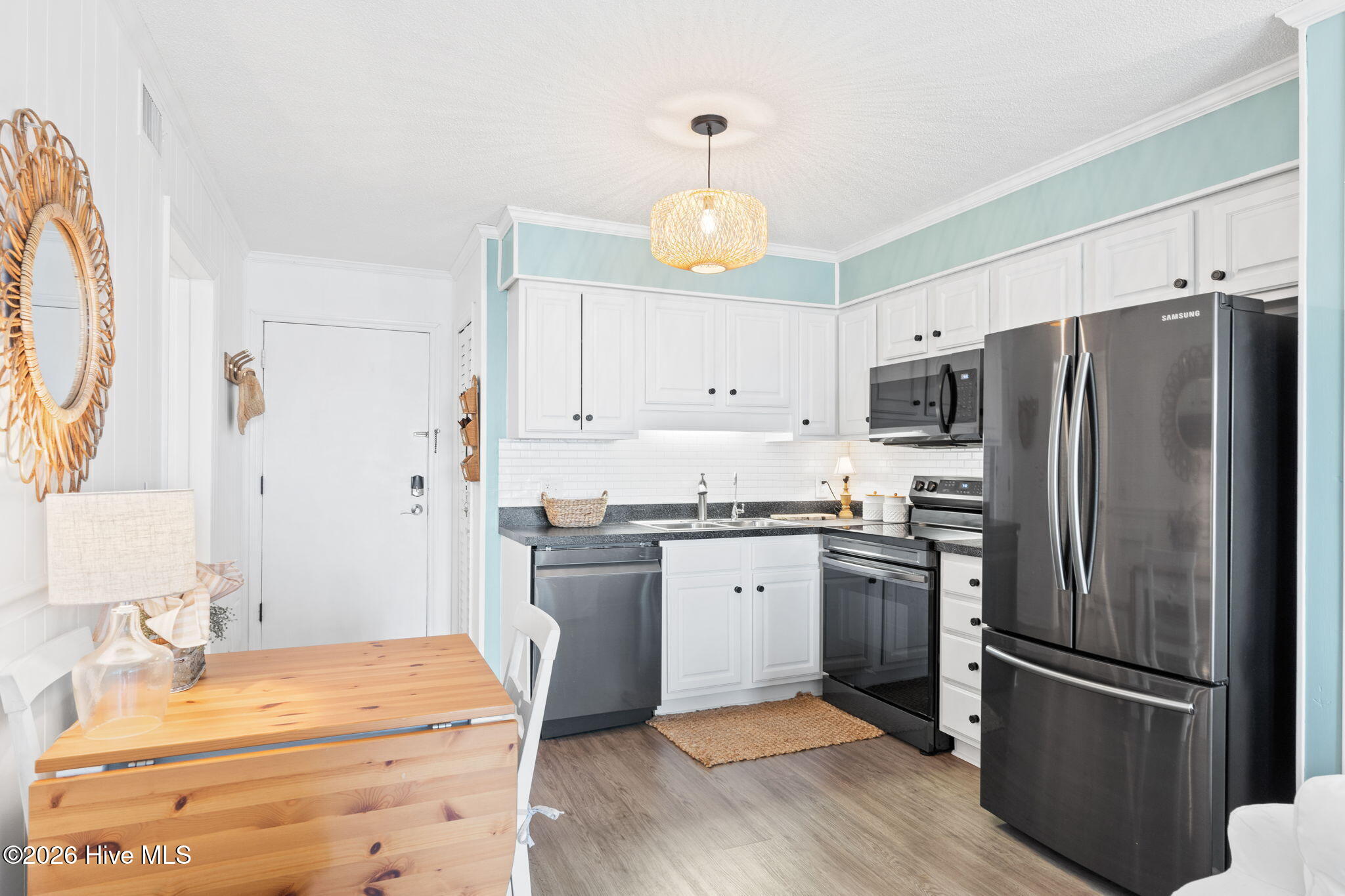 100559317 | Photo 13