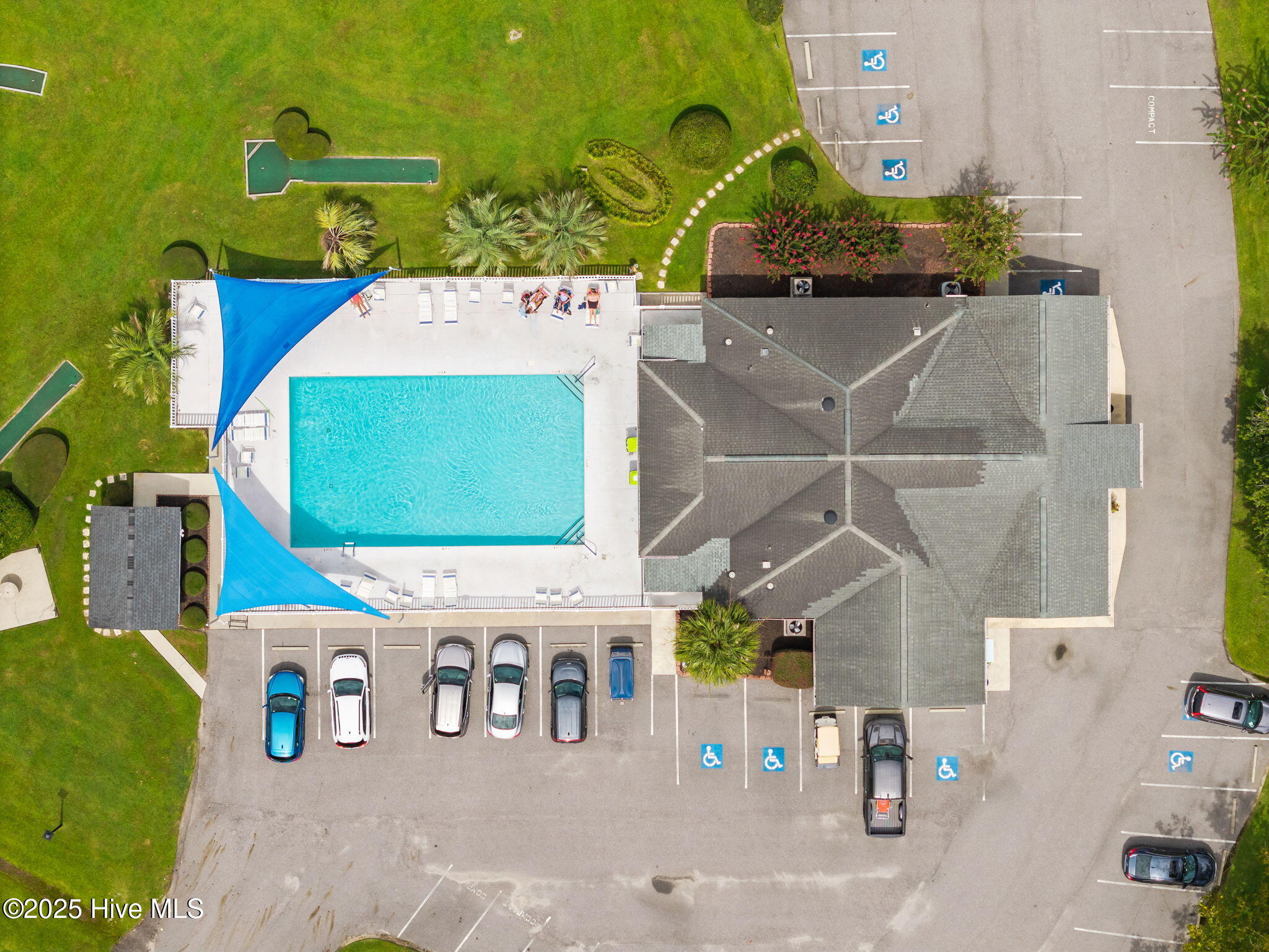 100527656 | Photo 42