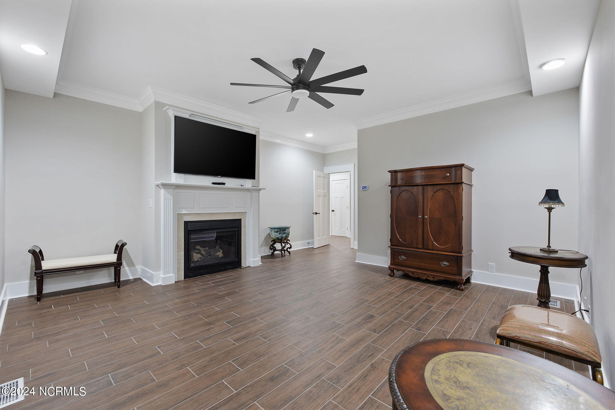 100453856 | Photo 29