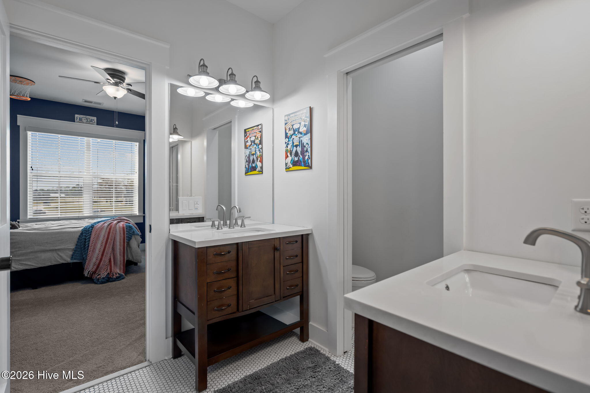 100563591 | Photo 36