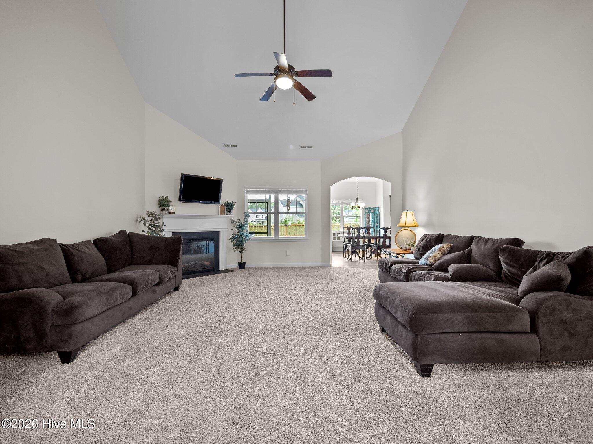 100561868 | Photo 14