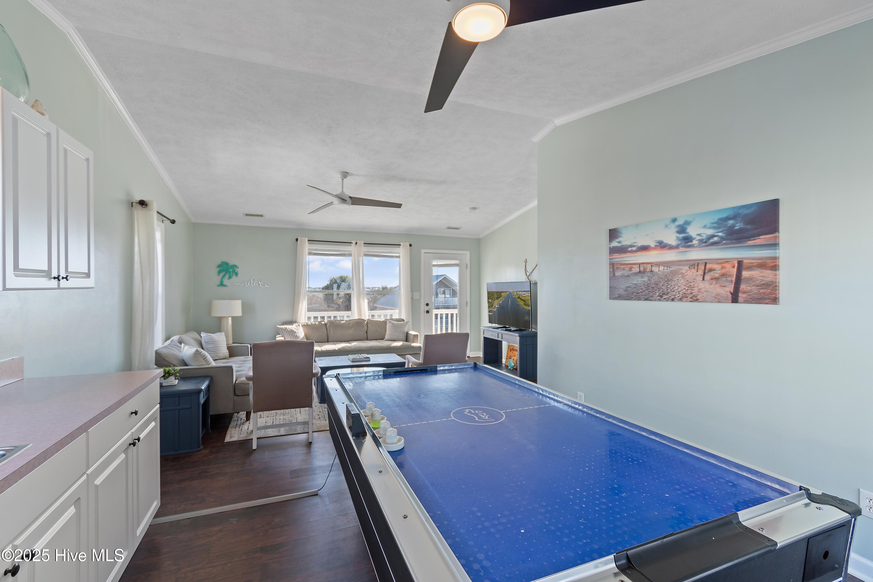 100542122 | Photo 36