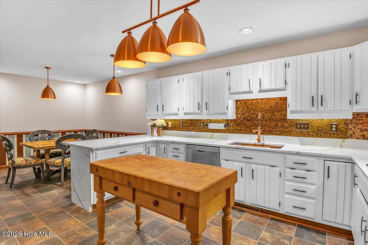 100565591 | Photo 15