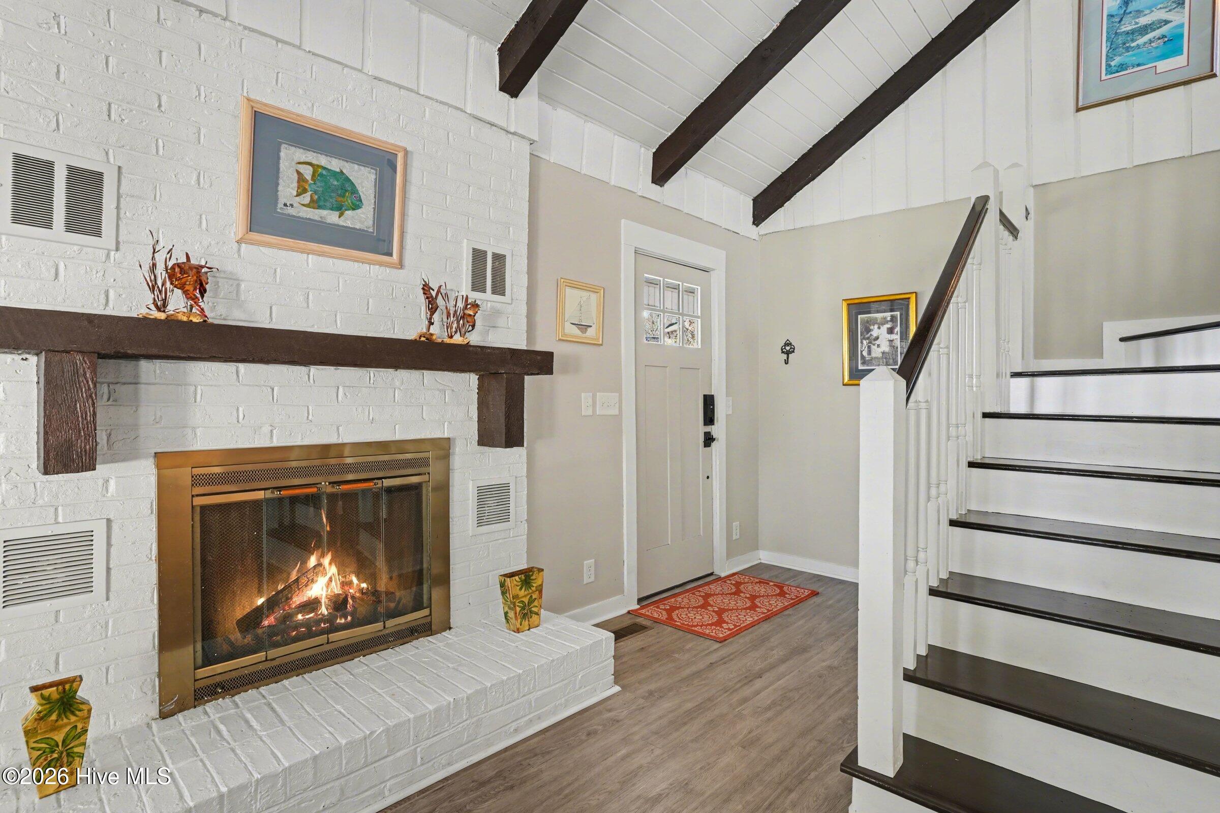 100561753 | Photo 35