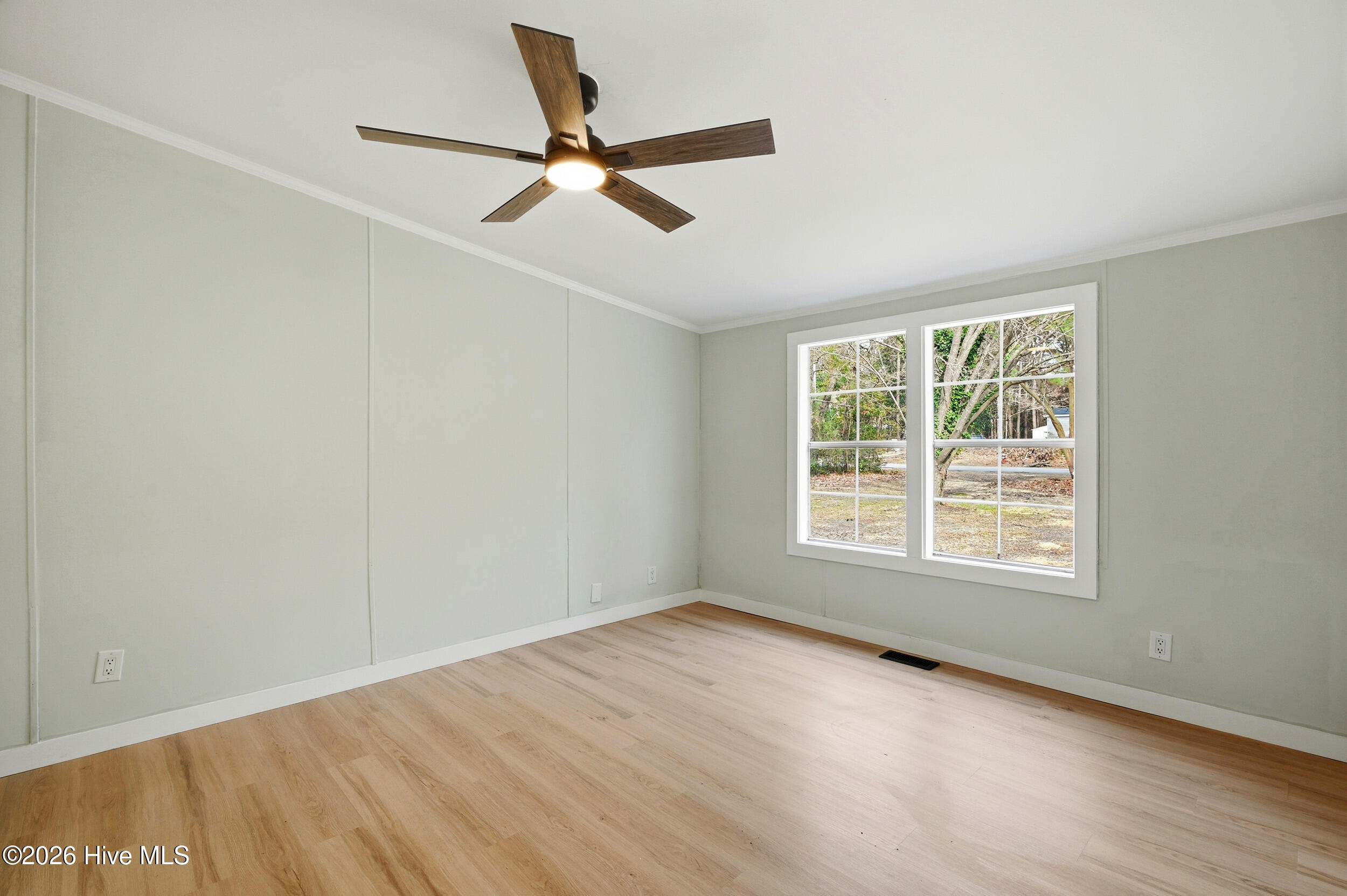 100552773 | Photo 15