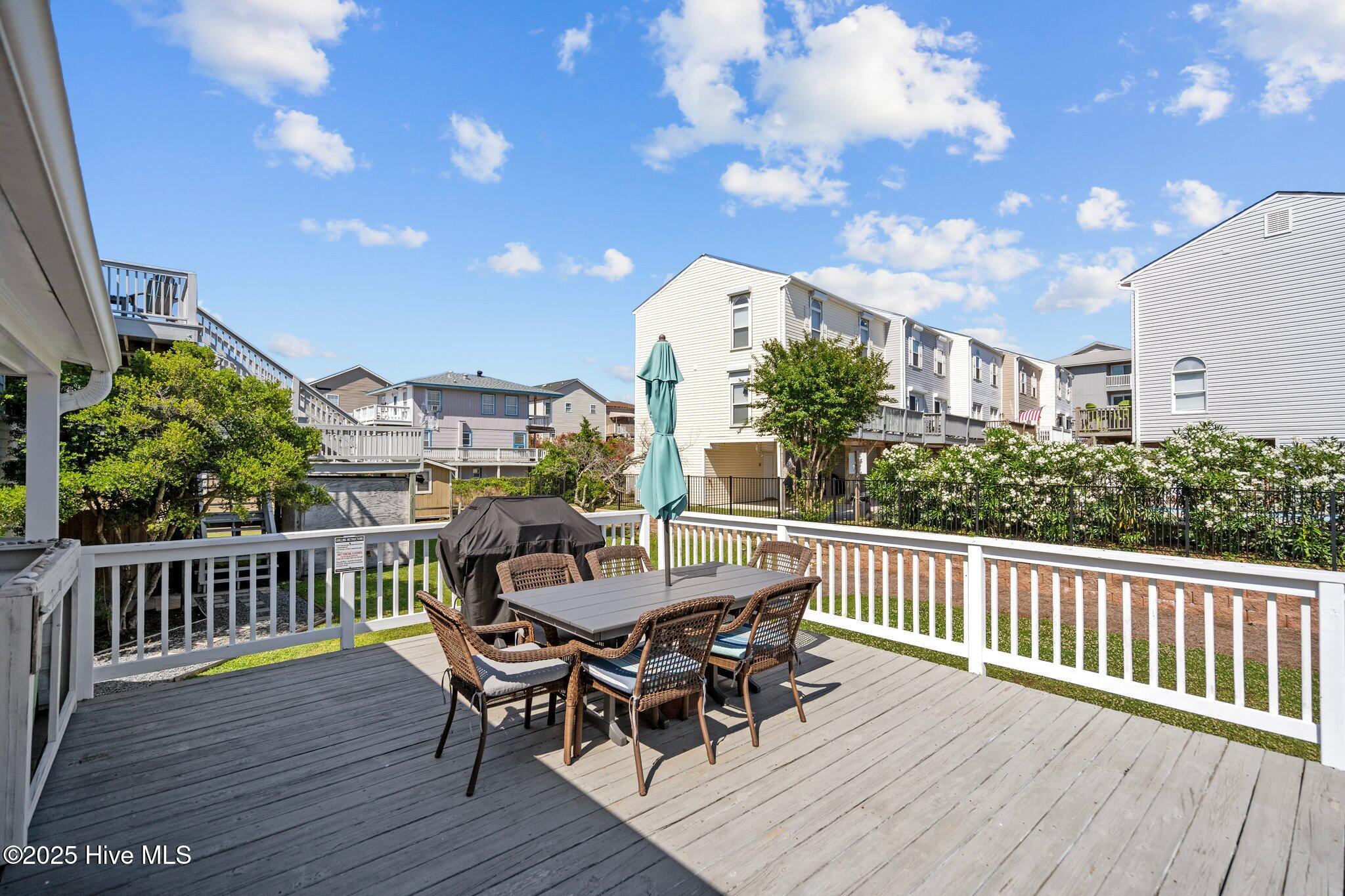 100532110 | Photo 50