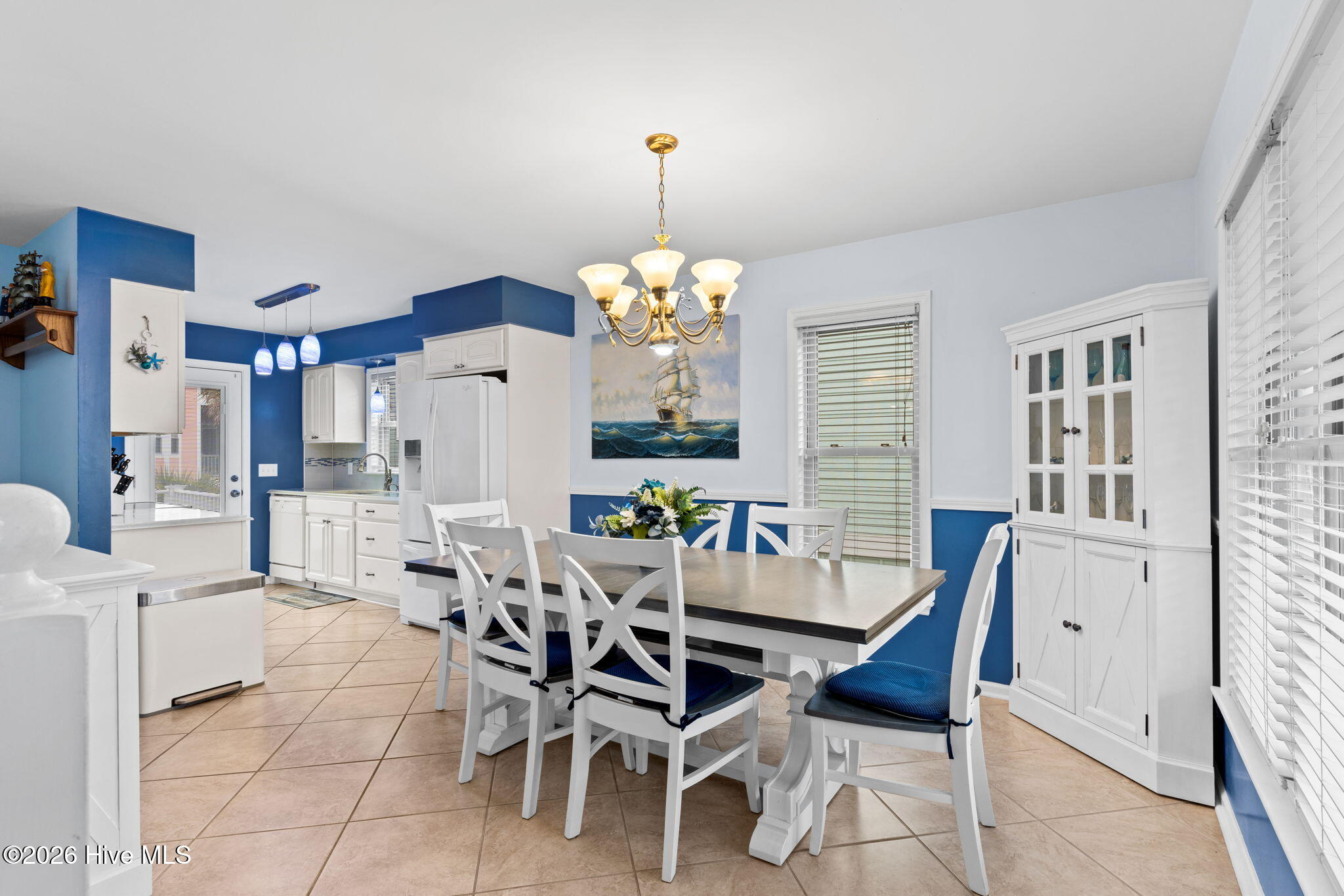 100550853 | Photo 21