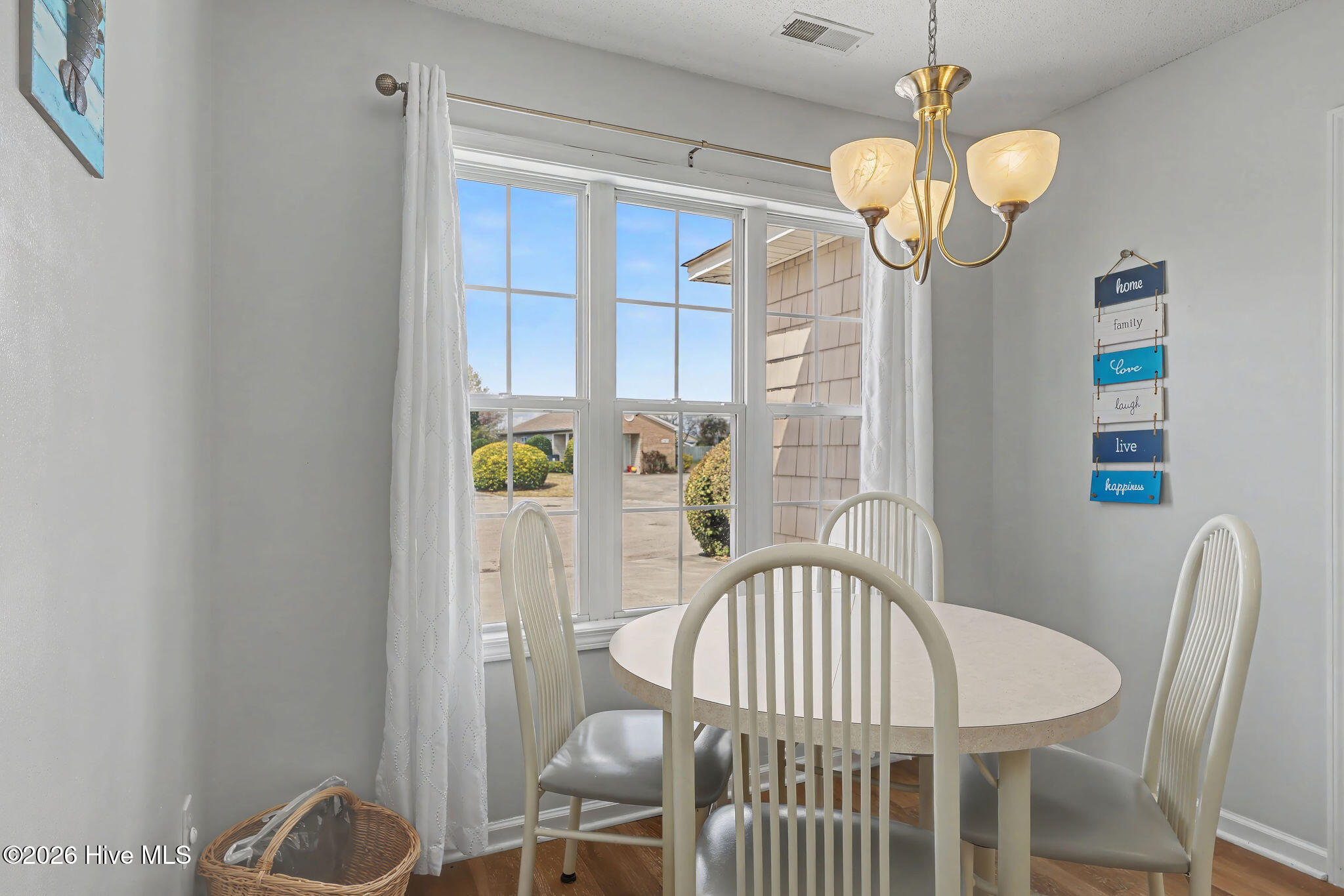 100560701 | Photo 16