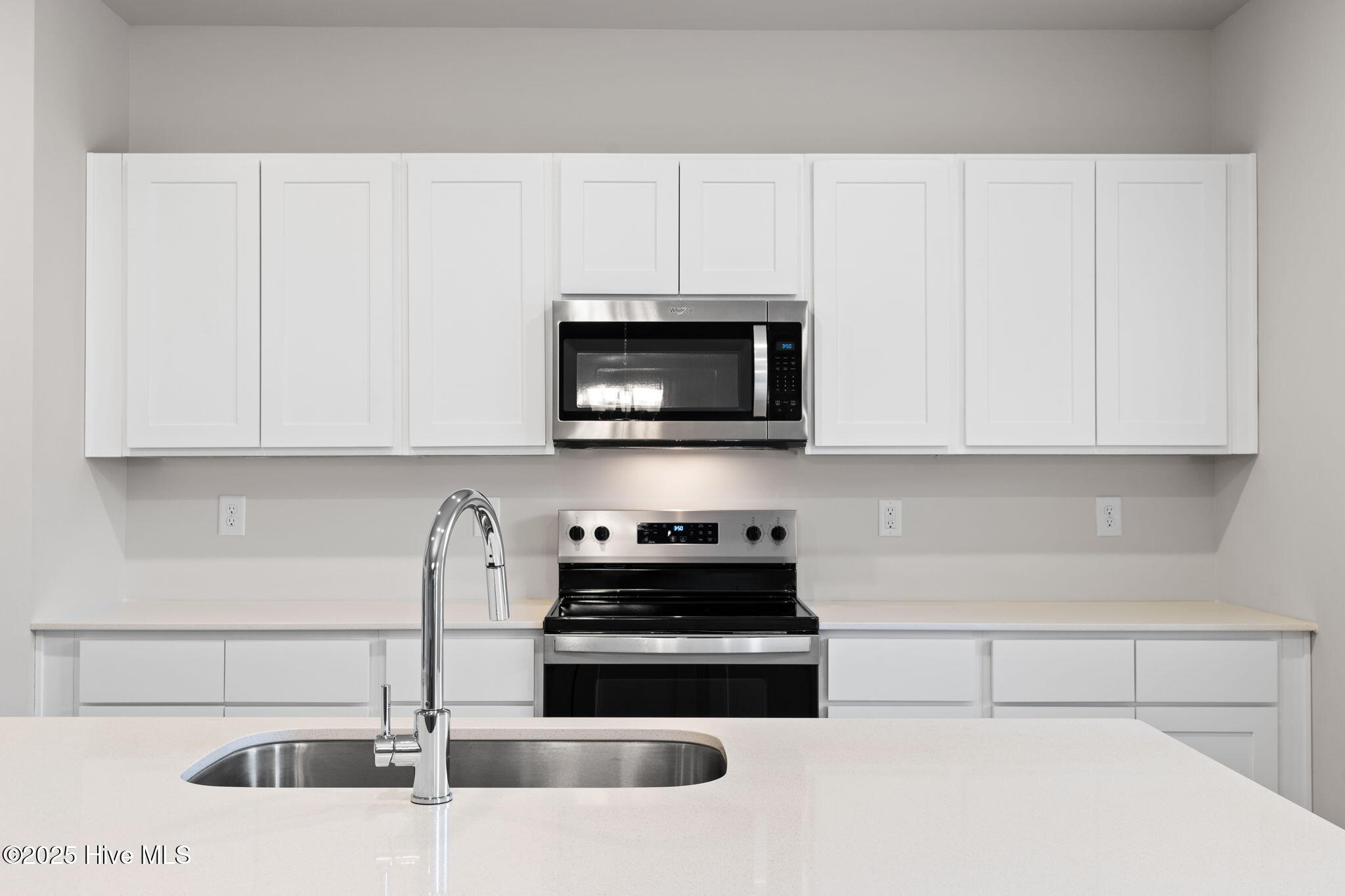 100506645 | Photo 33