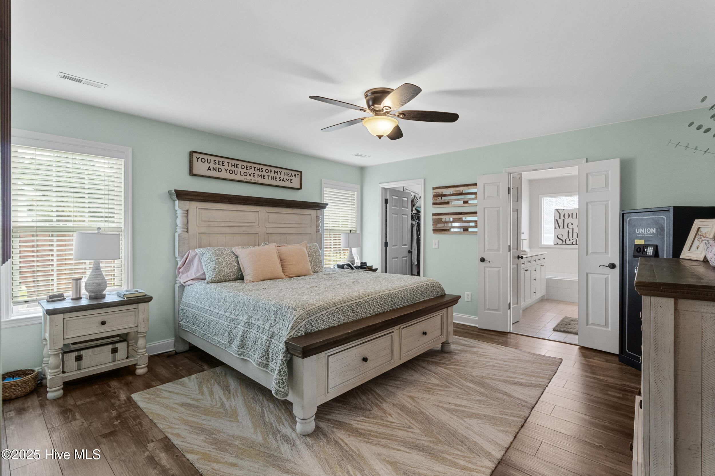 100552310 | Photo 18