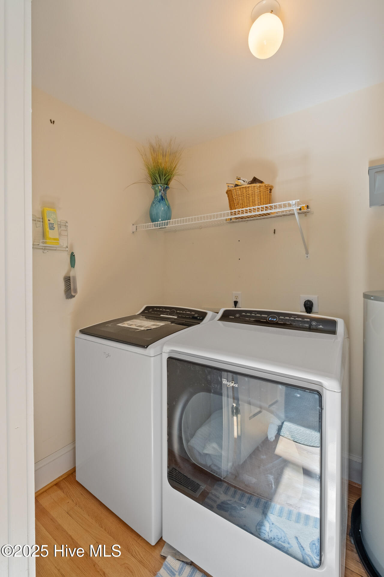 100493663 | Photo 33