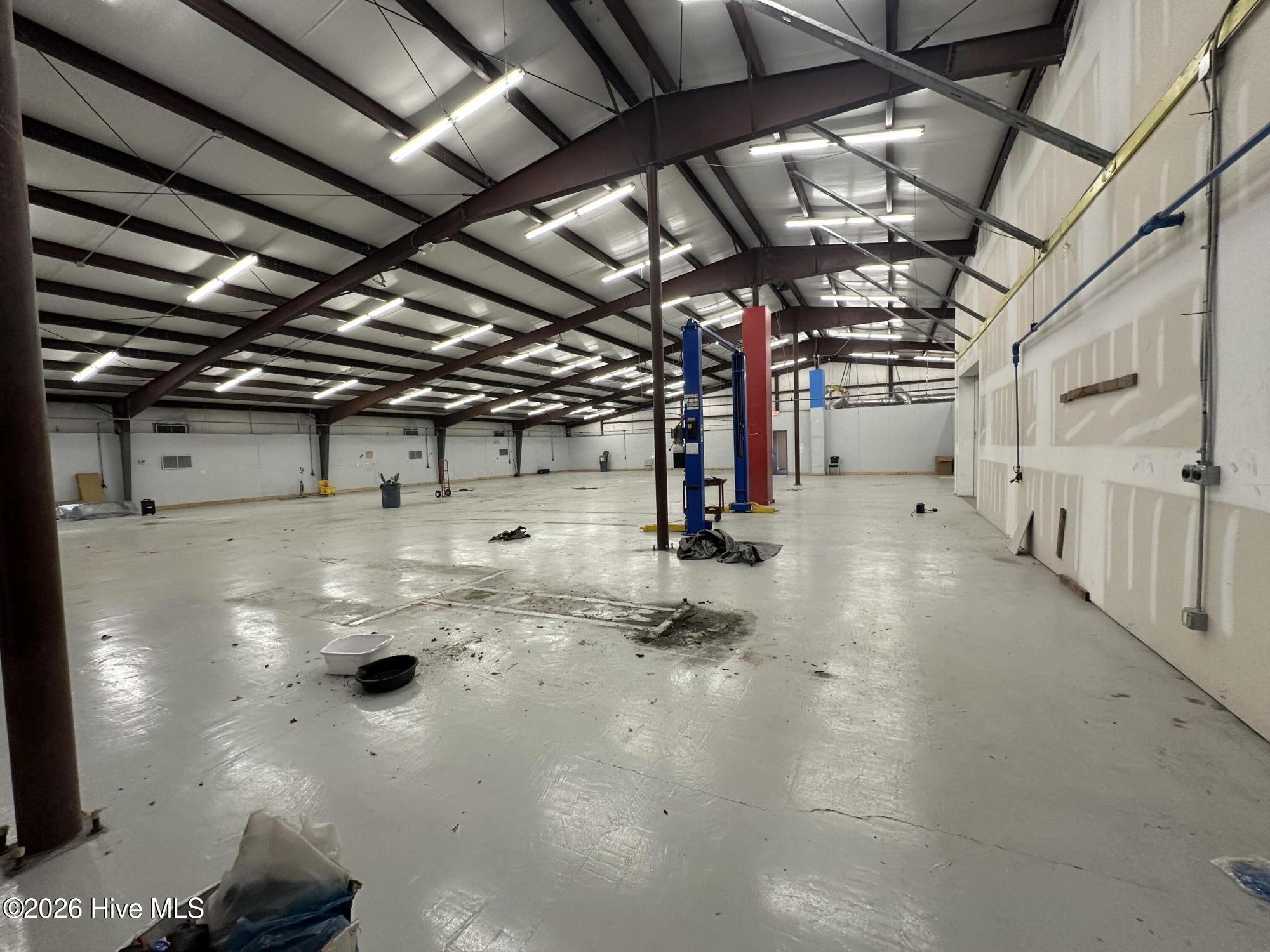 Heated and cooled Warehouse