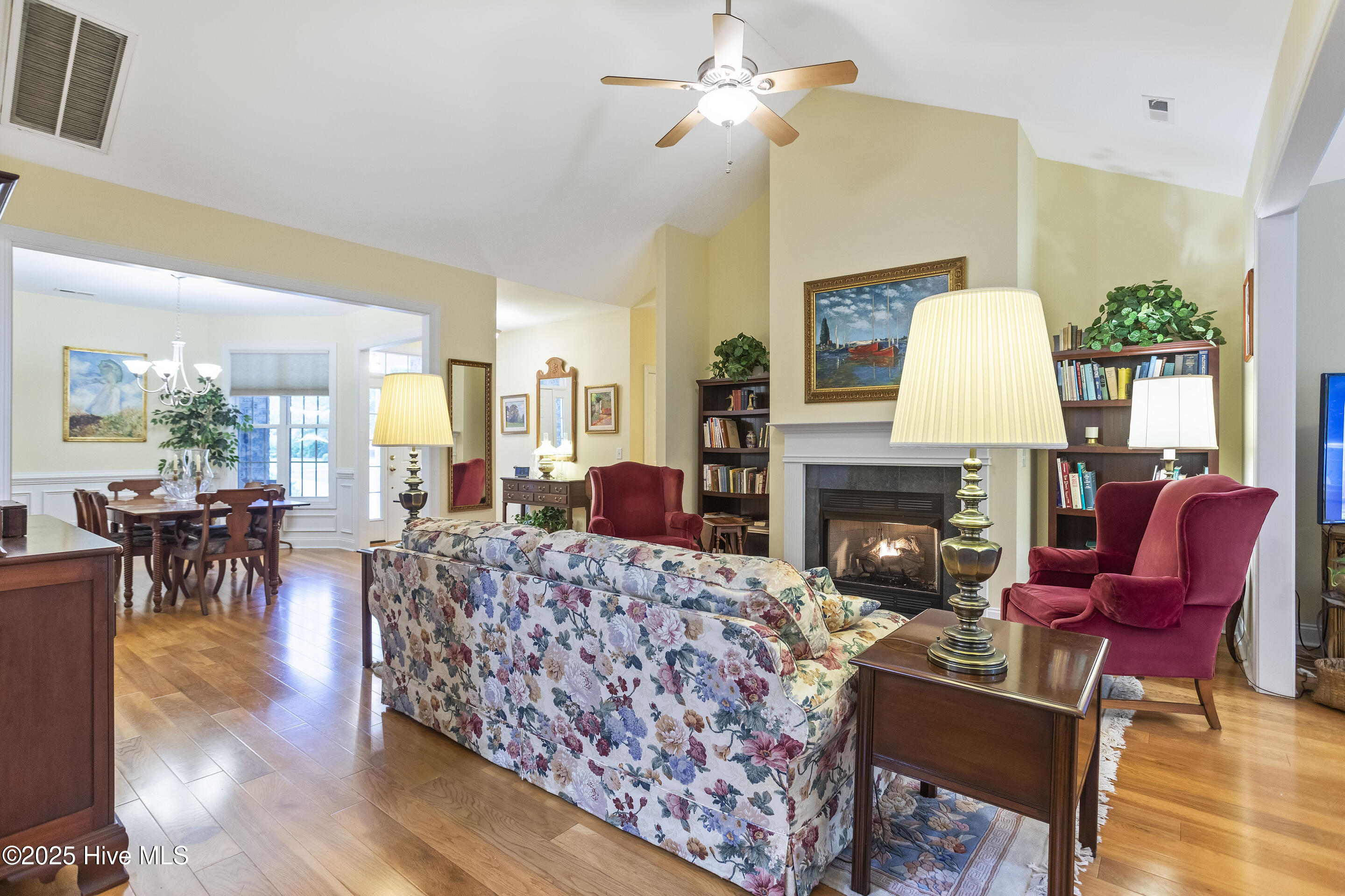 100528316 | Photo 20