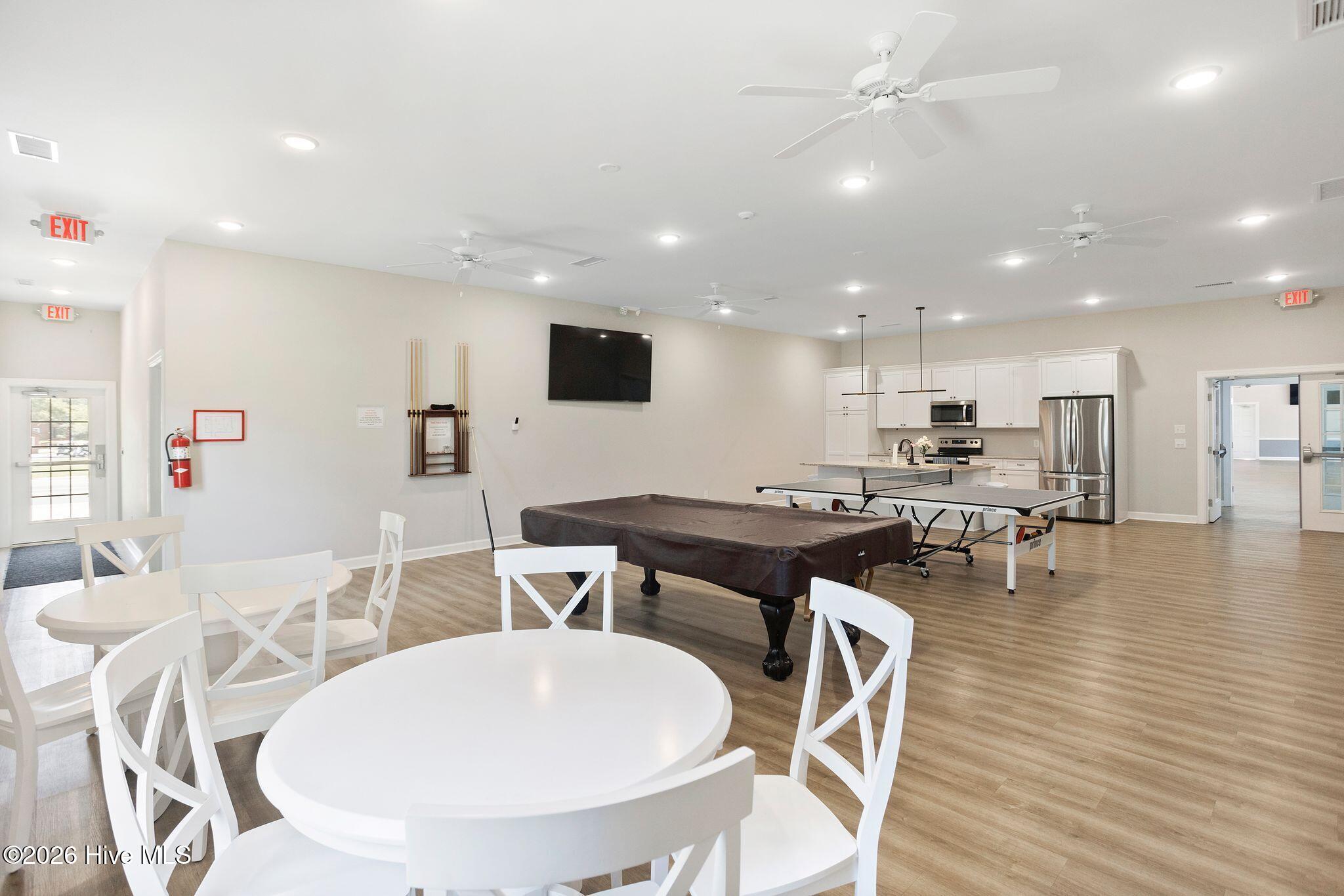 100560639 | Photo 66